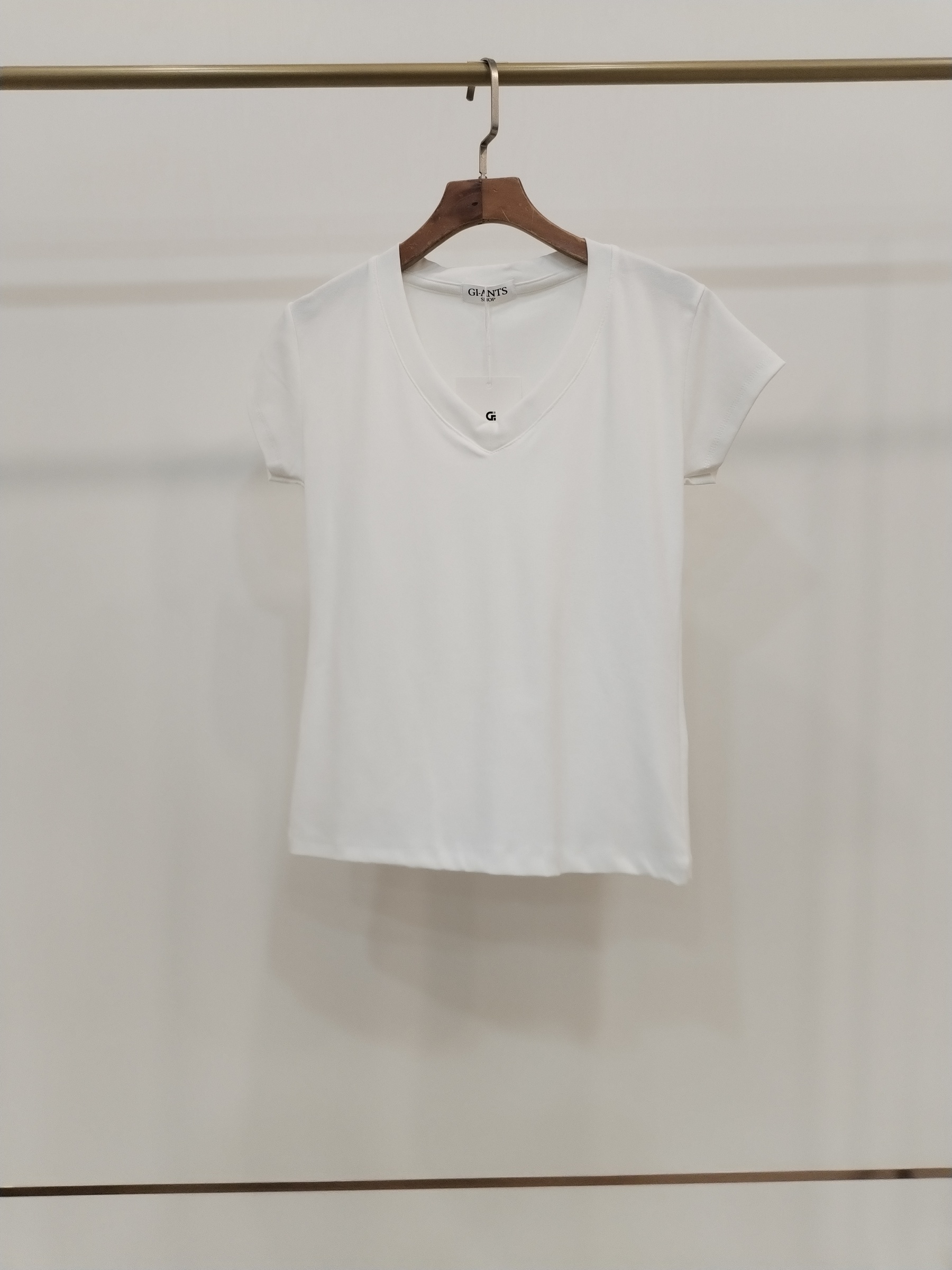 2840 Finleigh Fitted V-Neck Cotton Top (B 39-49cm; L 54cm)