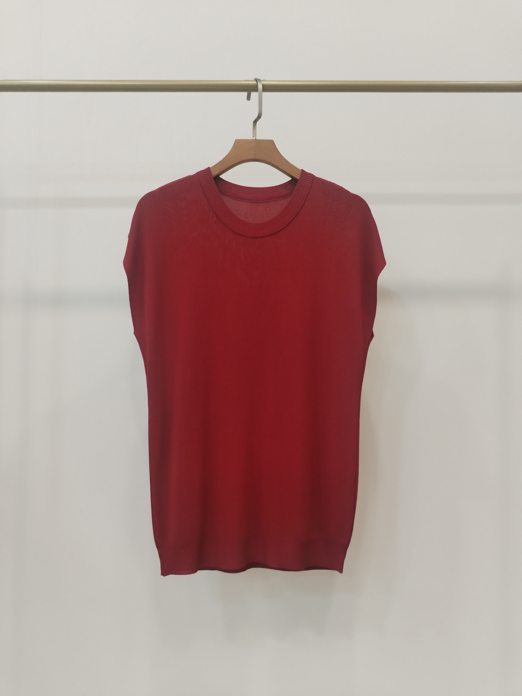 1925 Rebel Round Neck Cap Sleeve Cooling Knit Top (B 44-54cm; L 55cm)