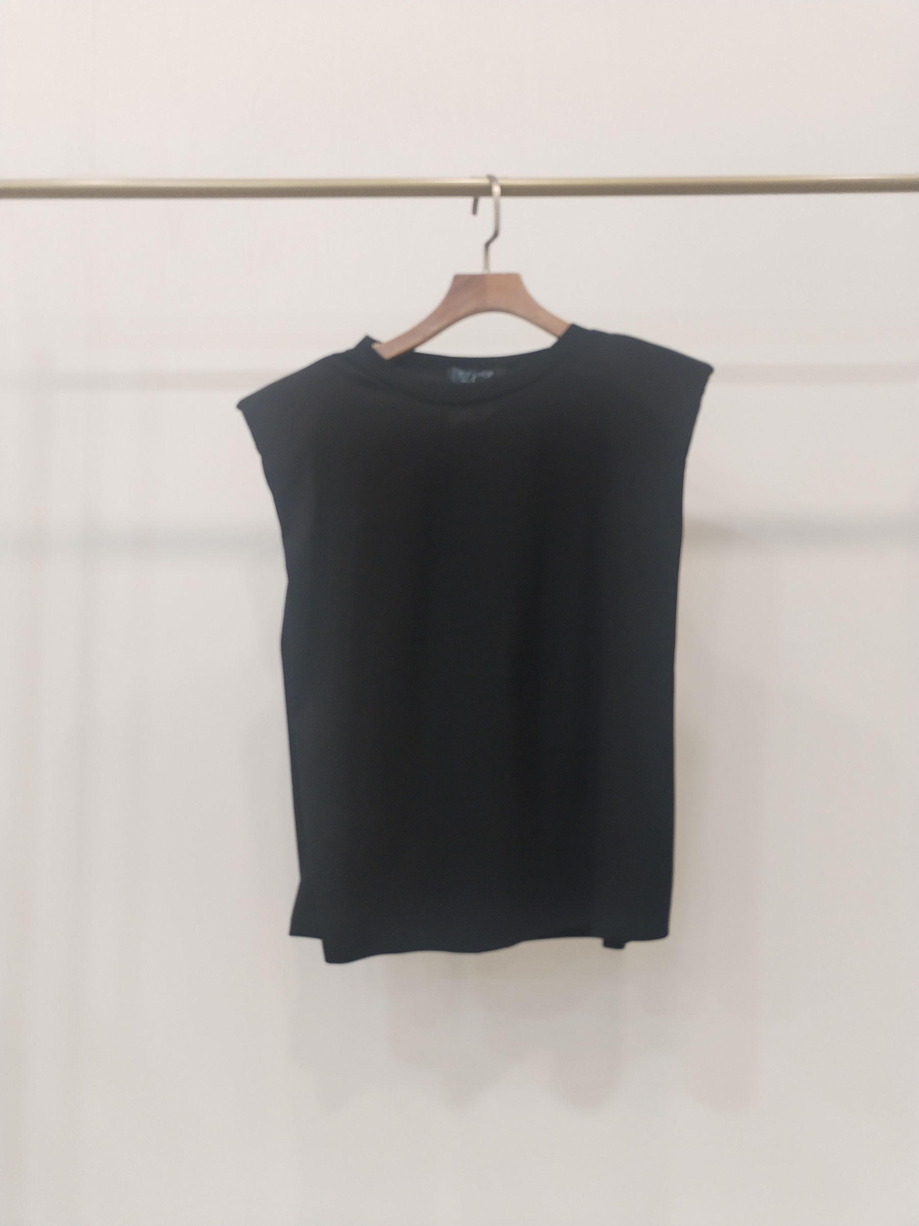 2843 Shanette Padded Shoulder Cotton Top (B 47-54cm; L 54cm)