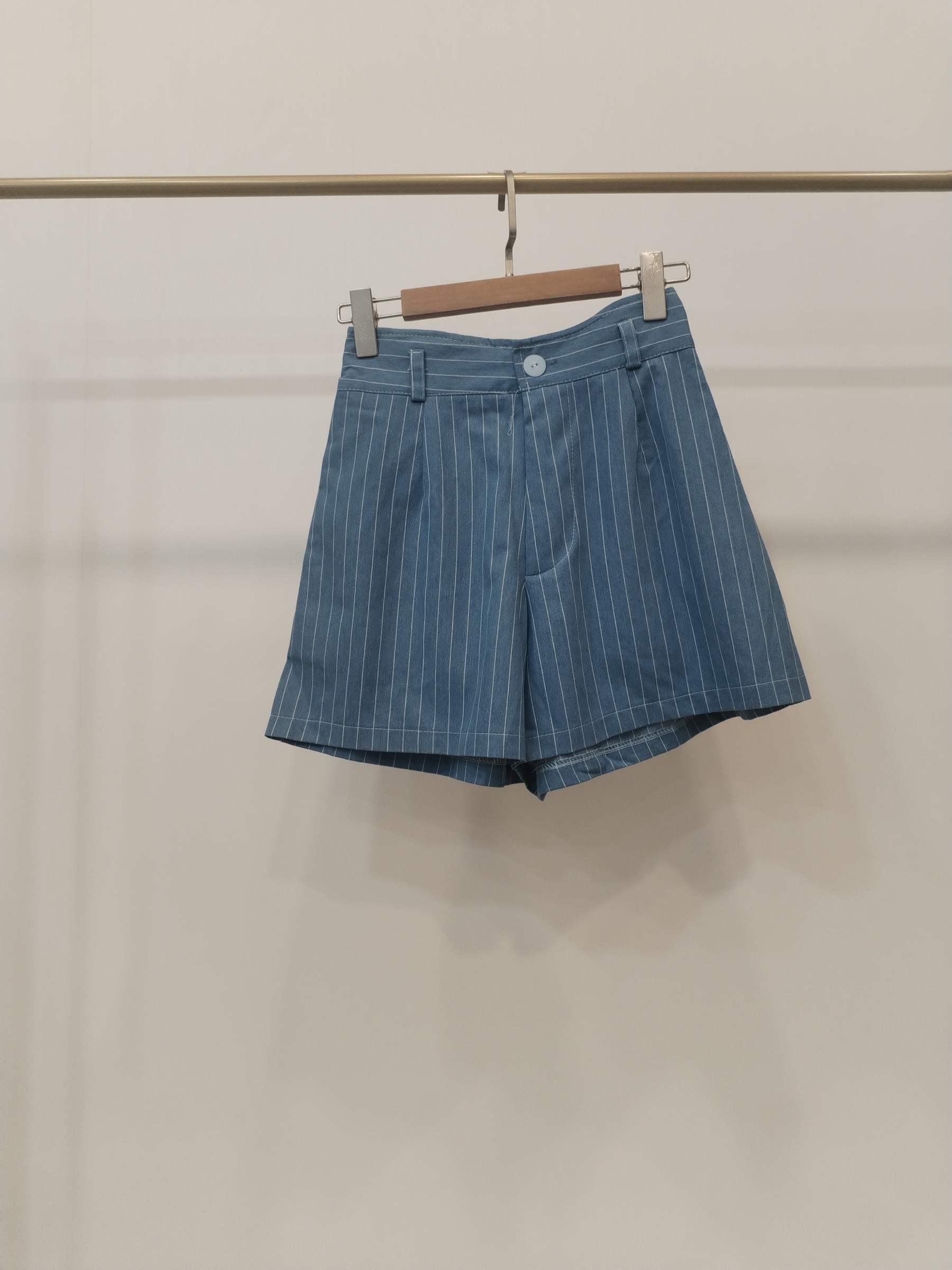2847 Desirae Striped Denim Shorts (UW 31-45cm; H 45-56cm; L 38cm)
