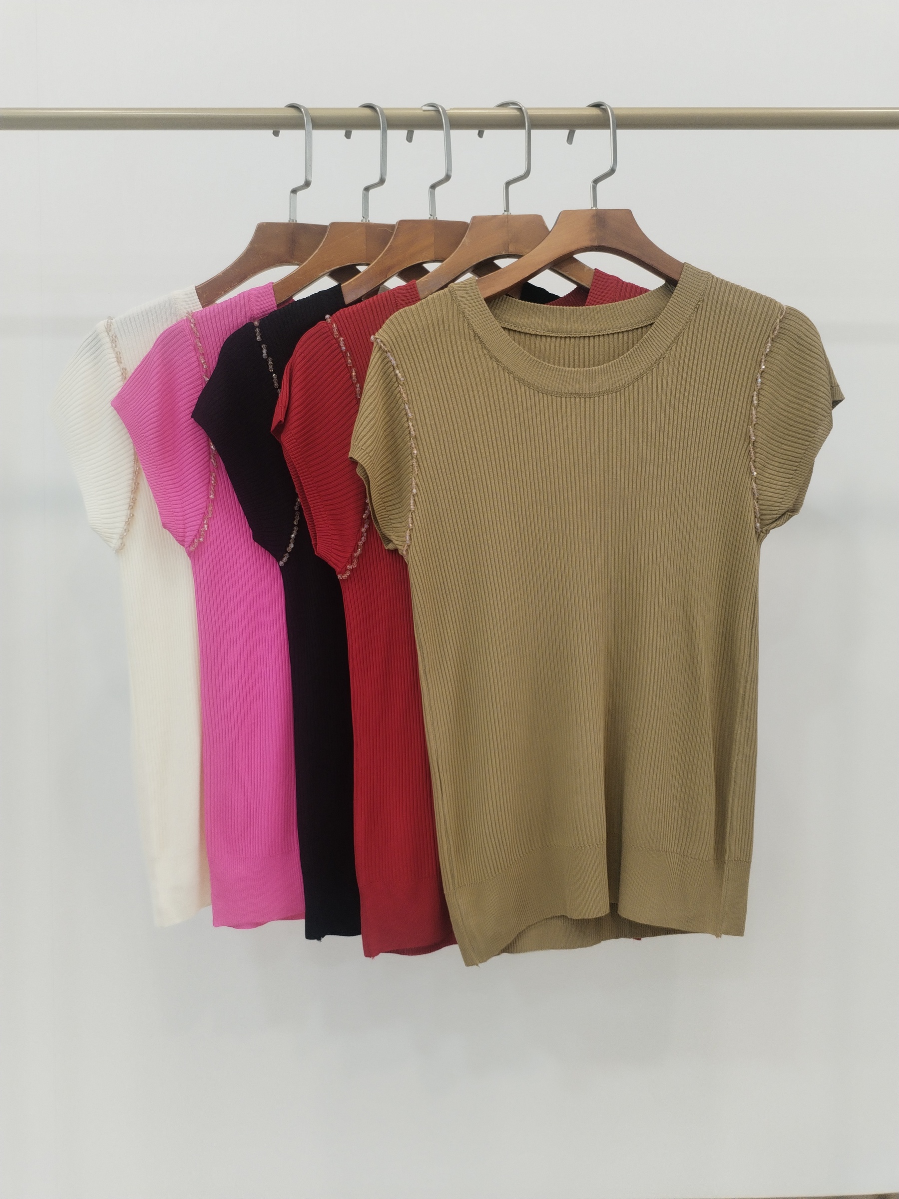 1082 Benji Bead-Embellished Cap Sleeve Cooling Knit Top (B 39-49cm; L 52cm)