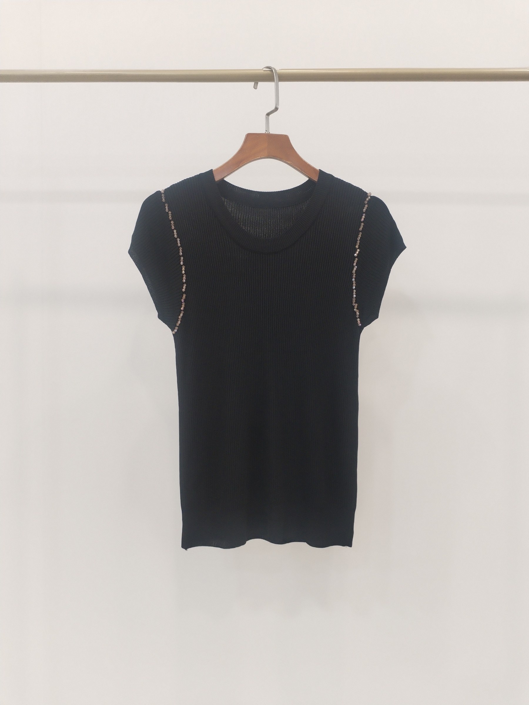 1082 Benji Bead-Embellished Cap Sleeve Cooling Knit Top (B 39-49cm; L 52cm)