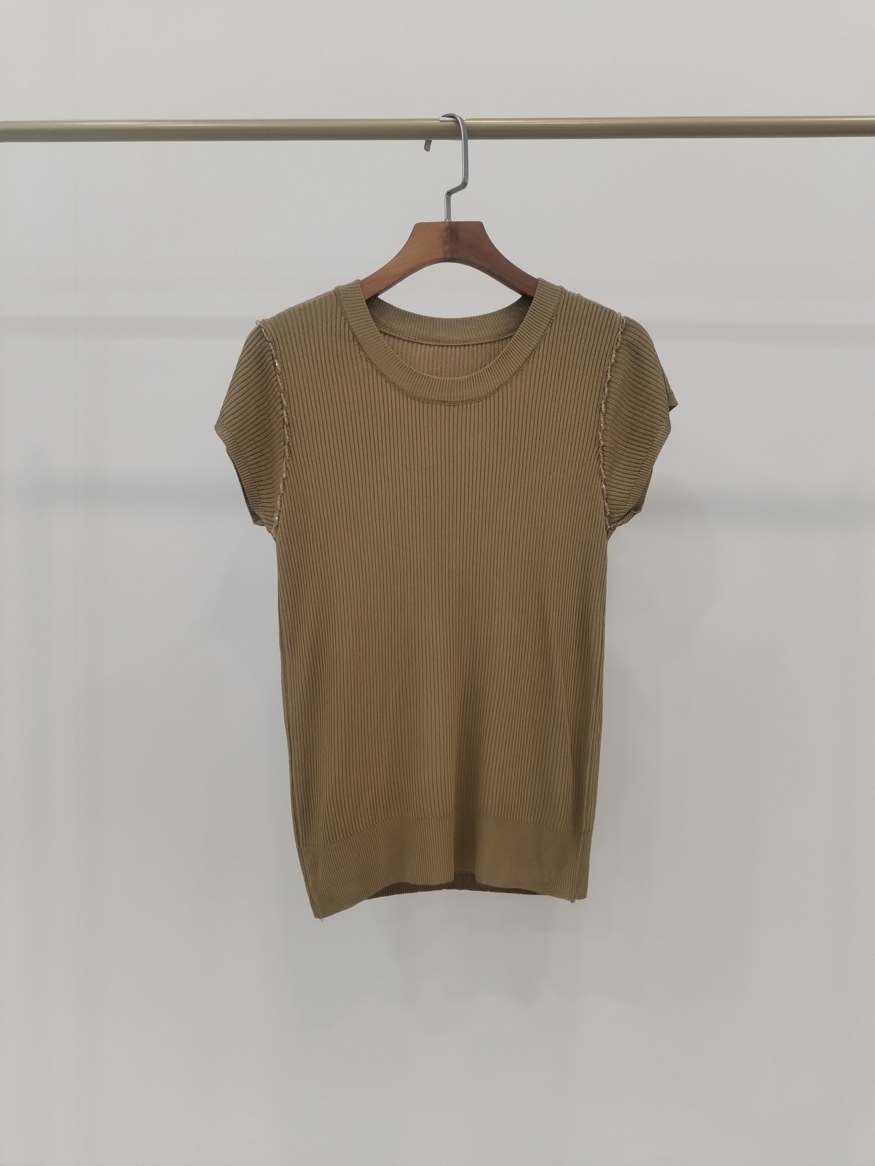 1082 Benji Bead-Embellished Cap Sleeve Cooling Knit Top (B 39-49cm; L 52cm)