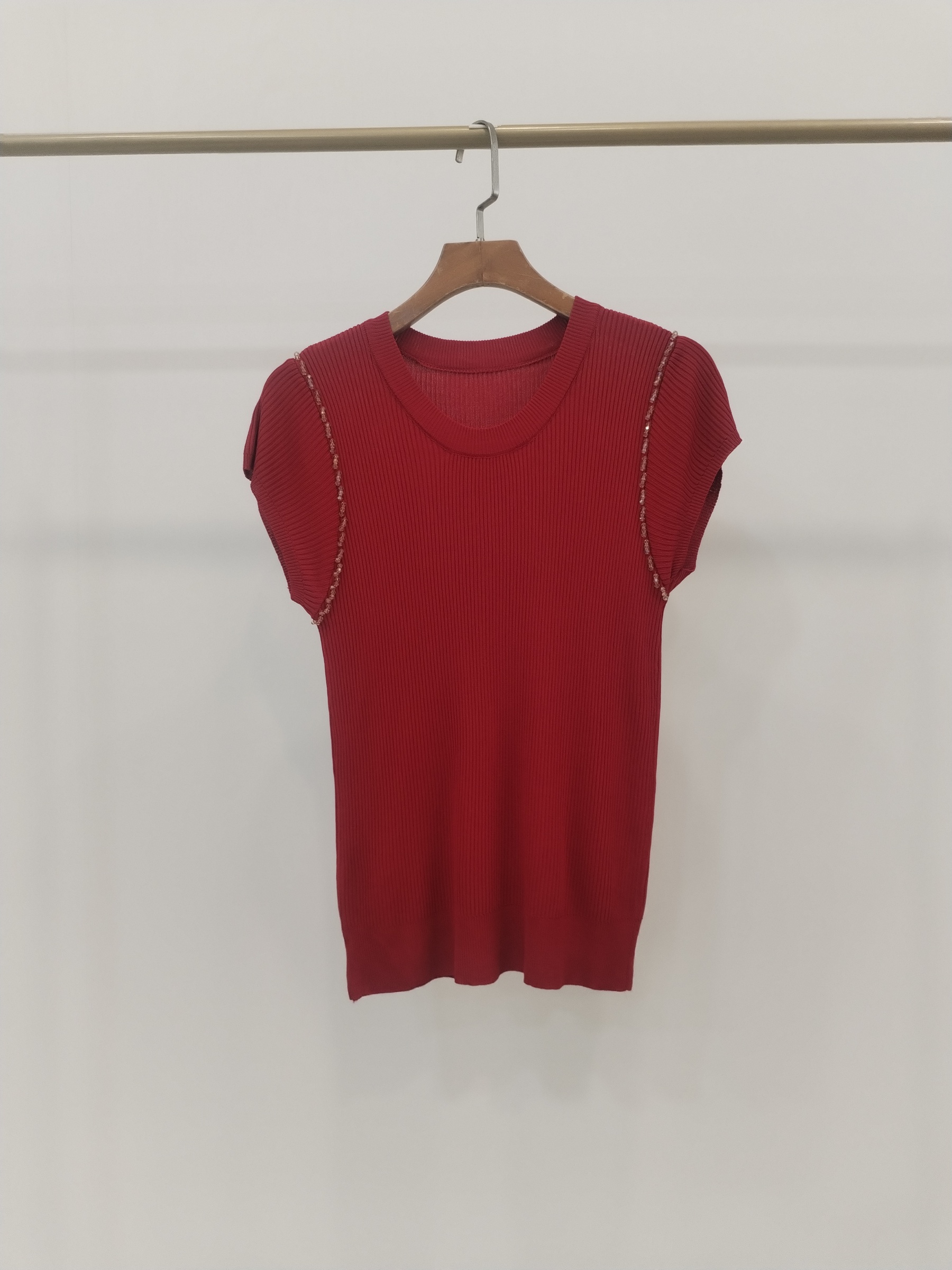 1082 Benji Bead-Embellished Cap Sleeve Cooling Knit Top (B 39-49cm; L 52cm)