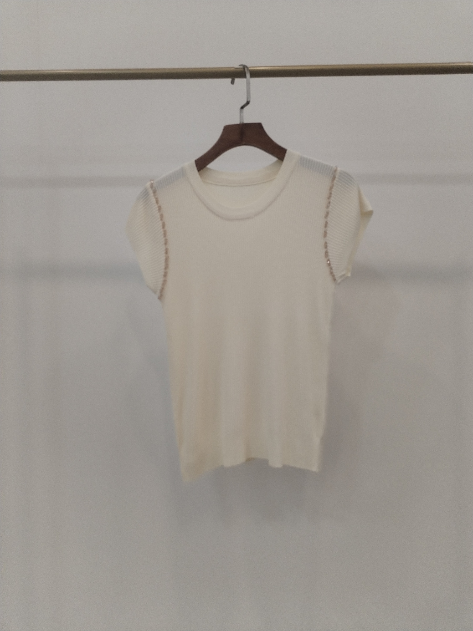 1082 Benji Bead-Embellished Cap Sleeve Cooling Knit Top (B 39-49cm; L 52cm)