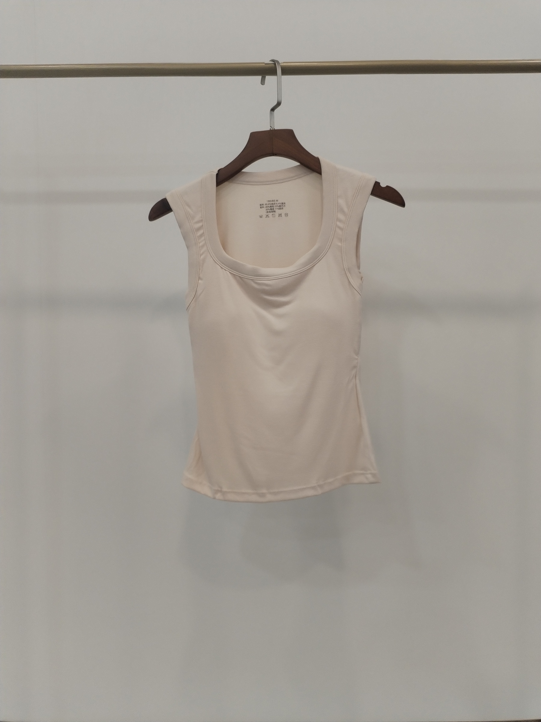 8814 Paxtyn Padded Cotton Tank Top (B 29-45cm; L 43cm)