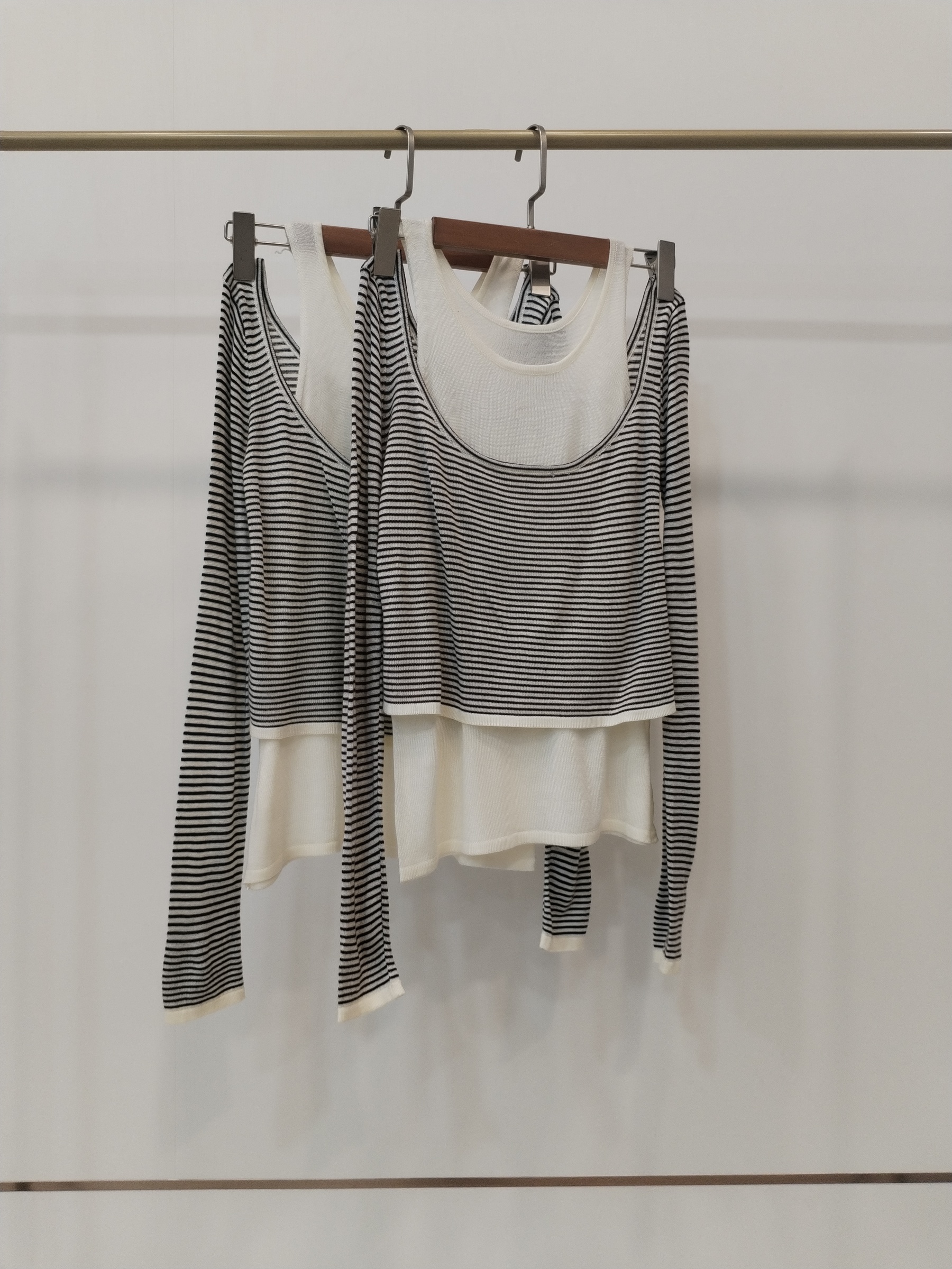 8022 Foxton Fake 2-Piece Striped Long Sleeve Knit Top (B 41-47cm; L 56cm)