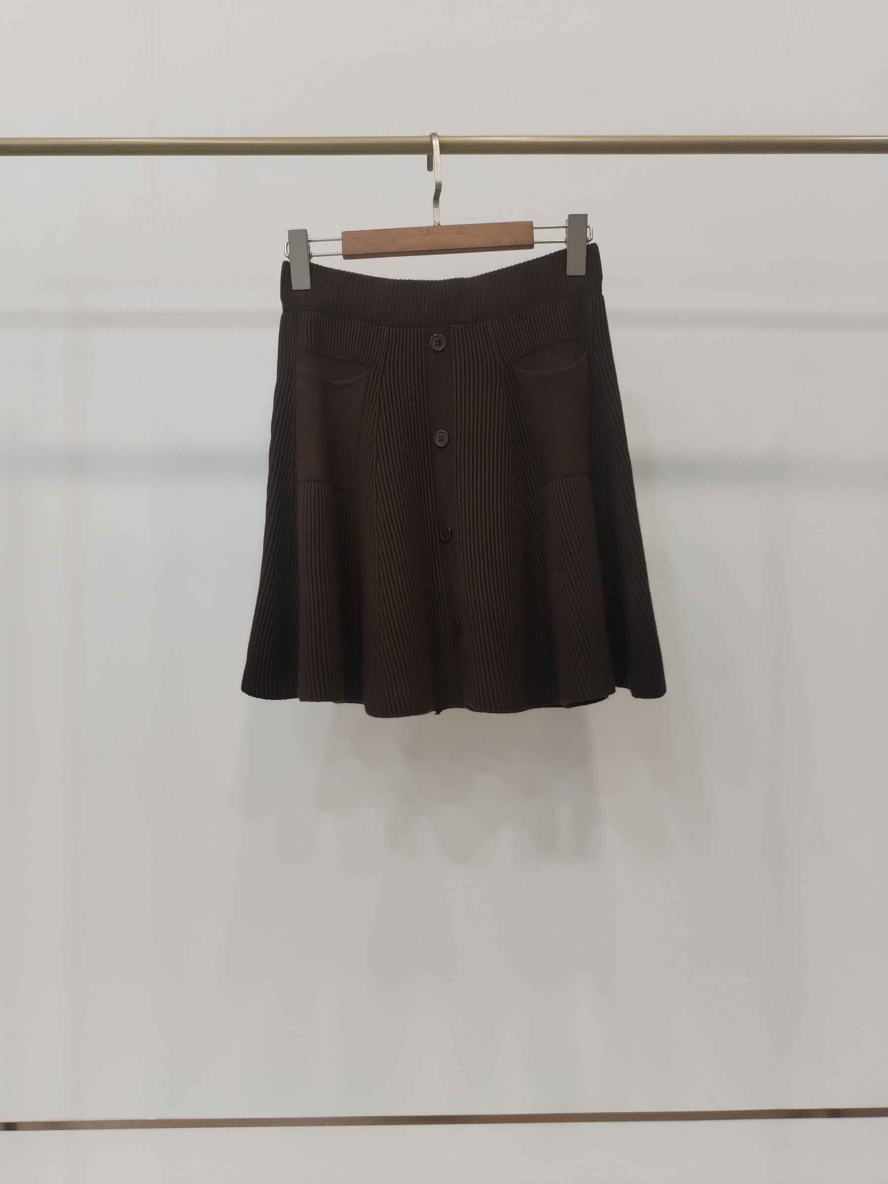 2307 Kendrick Button-Embellished Ribbed Flare Knit Skirt (UW 32-48cm; H FS; L 43cm)