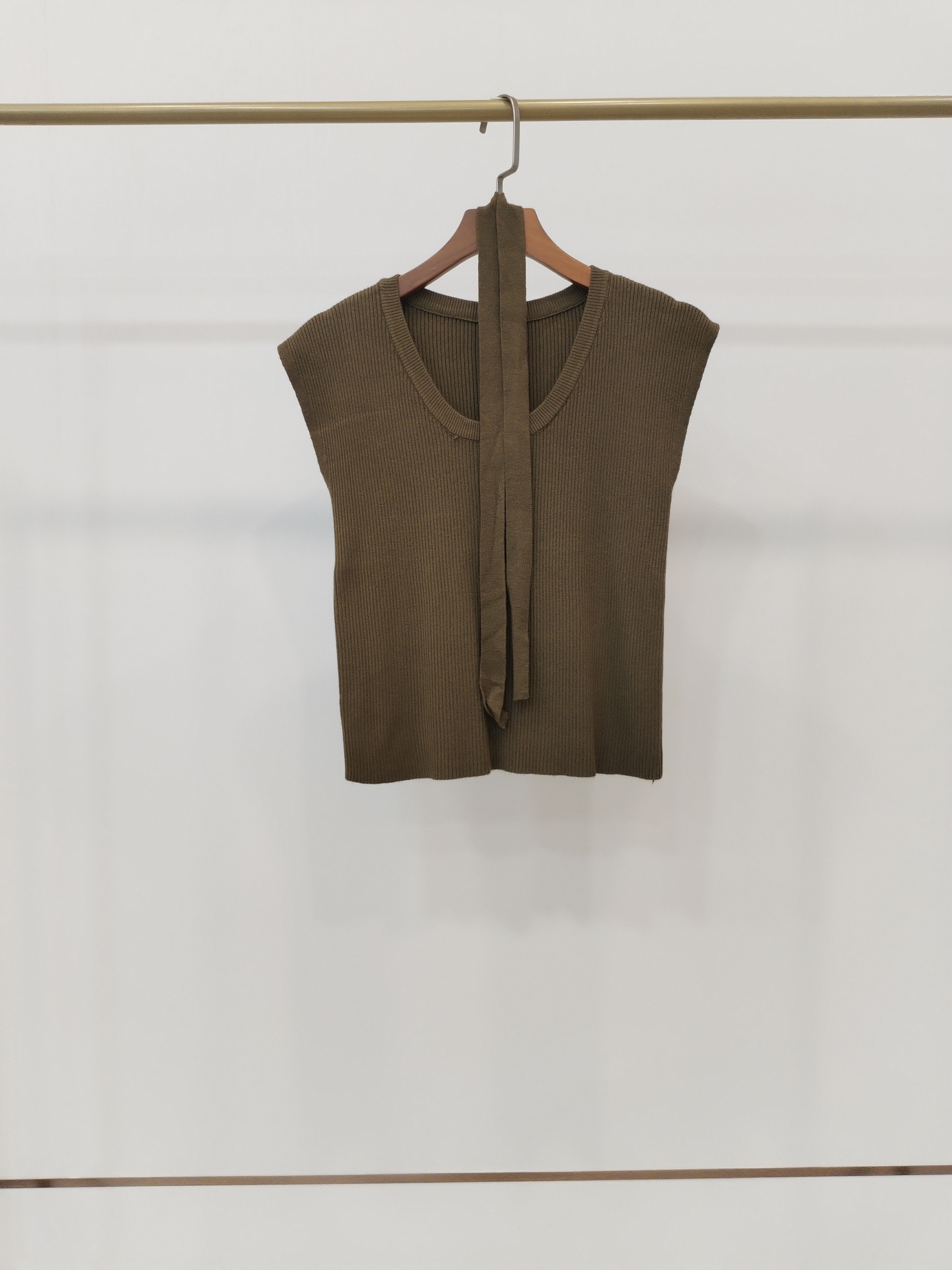 6703 Sabrene Sleeveless Knit Top w Sash (B 35-49cm; L 45cm)