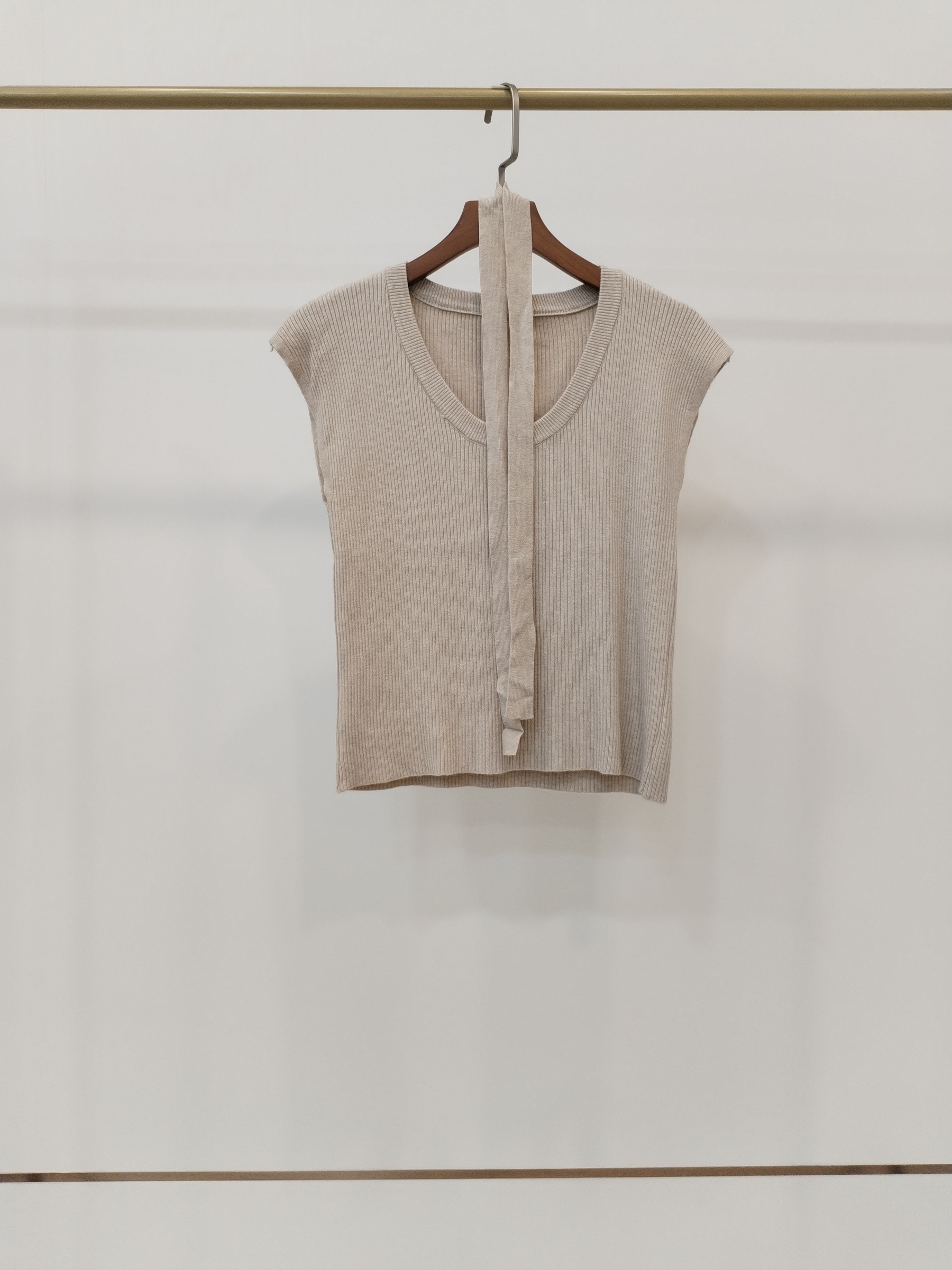 6703 Sabrene Sleeveless Knit Top w Sash (B 35-49cm; L 45cm)