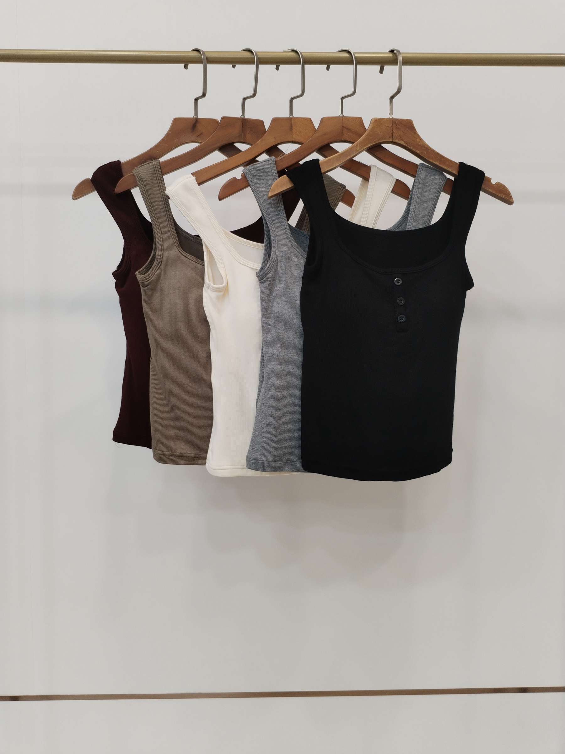 88813 Burdell Button-Embellished Padded Tank Top (B 32-45cm; L 44cm)