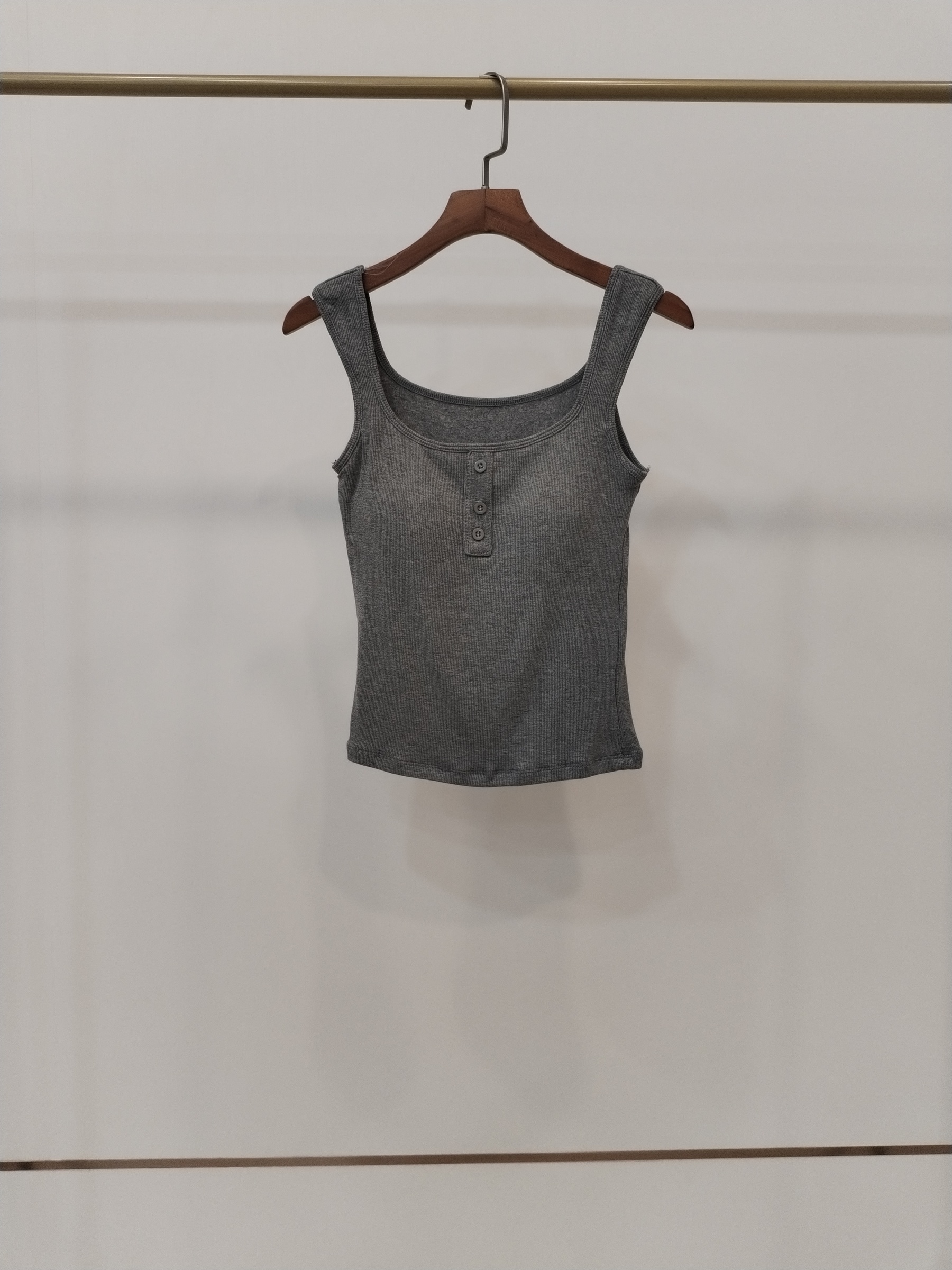 88813 Burdell Button-Embellished Padded Tank Top (B 32-45cm; L 44cm)