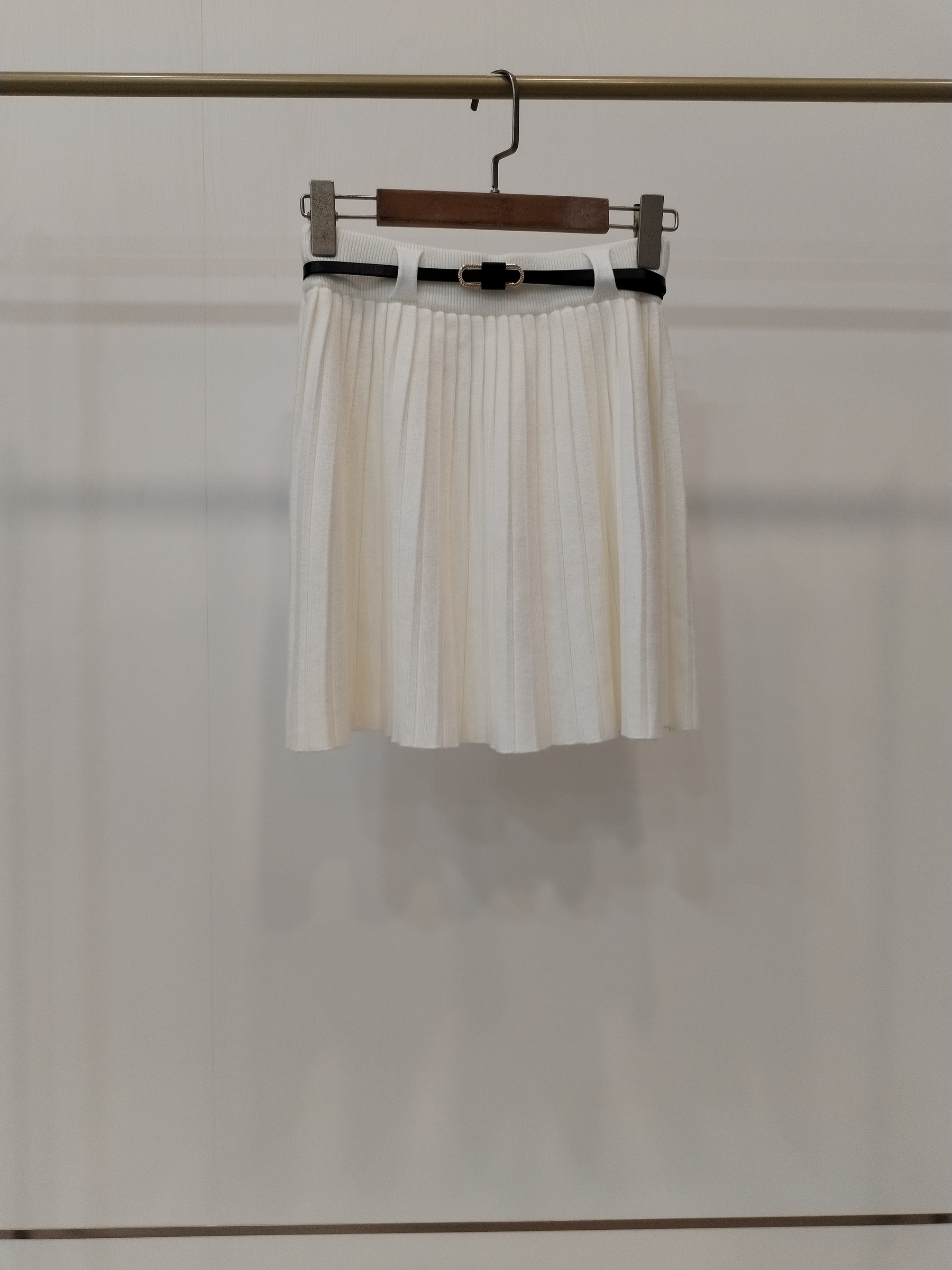 242 Flavious Flared Knit Miniskirt w Belt (L) (UW 34-52cm; H FS; L 44cm)