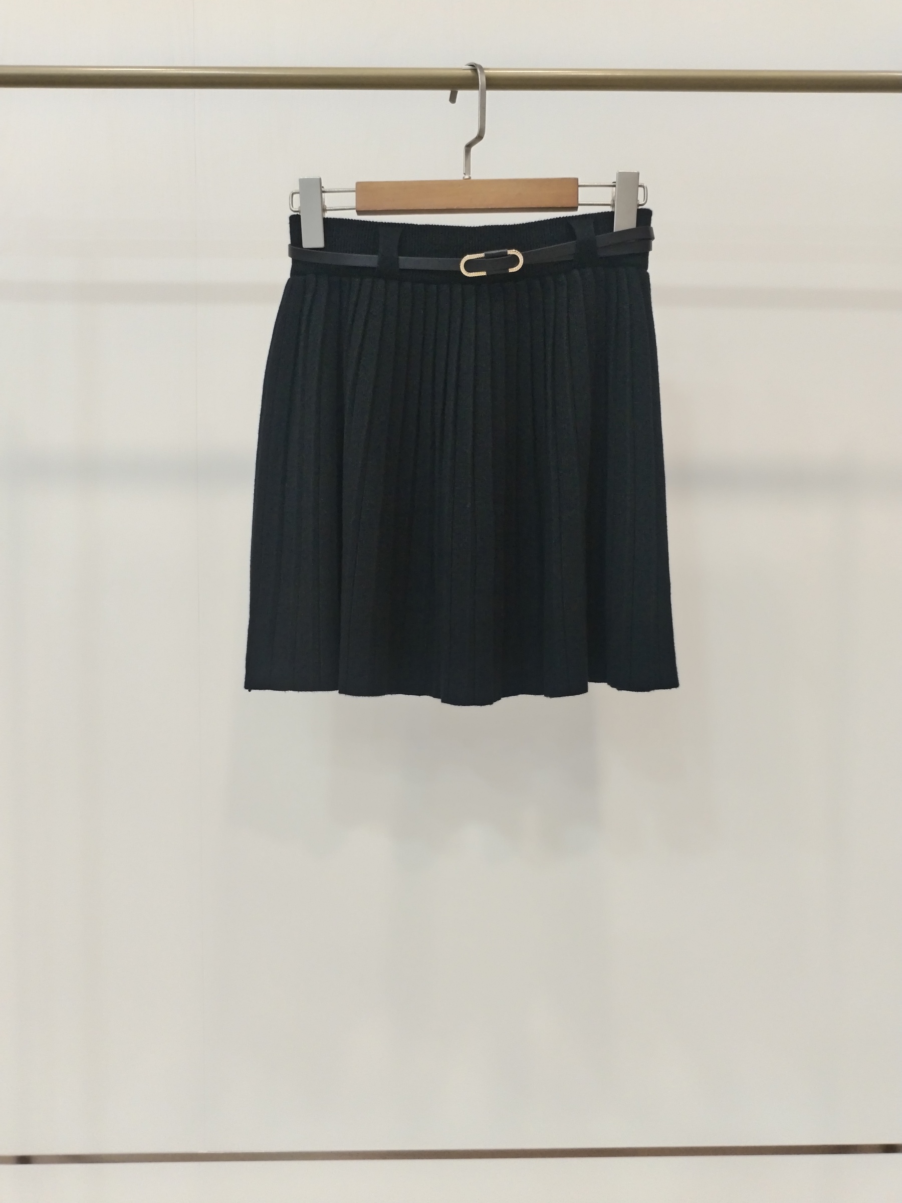 242 Flavious Flared Knit Miniskirt w Belt (L) (UW 34-52cm; H FS; L 44cm)