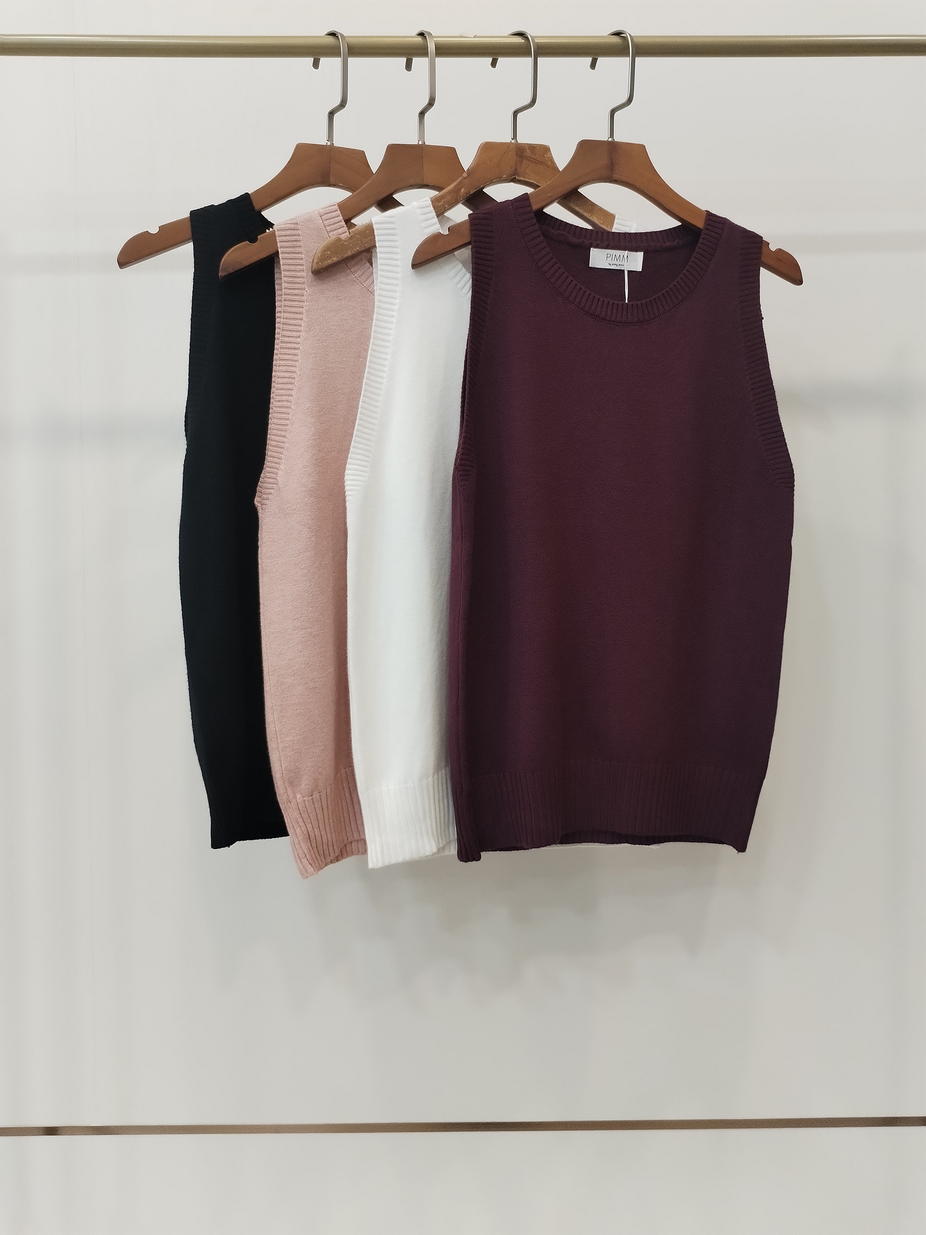 260 Reva Sleeveless Knit Top (B 40-50cm; L 56cm)