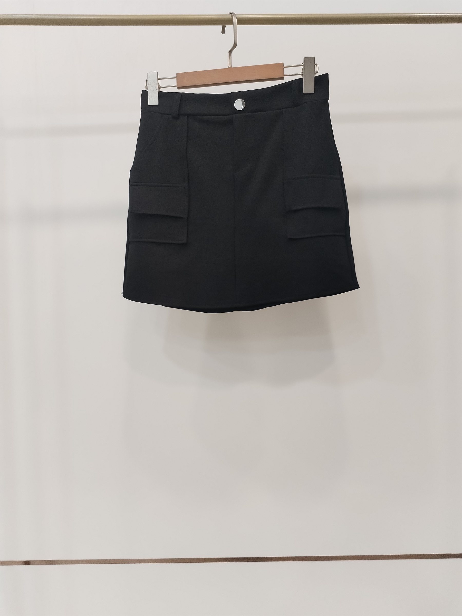 6803 Skylin Button-Embellished Skorts w Pockets (UW 36-46cm; H 42-53cm; L 41cm)