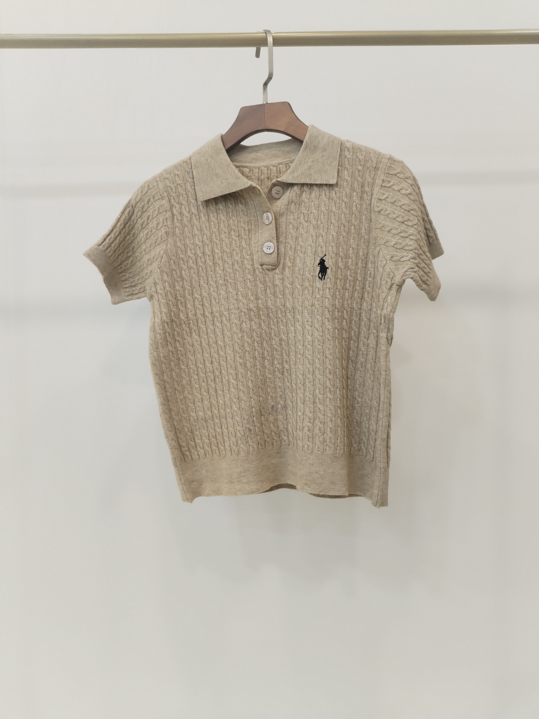 2061 Posy Polo Fit Collared Knit Top (B 40-49cm; L 45cm)