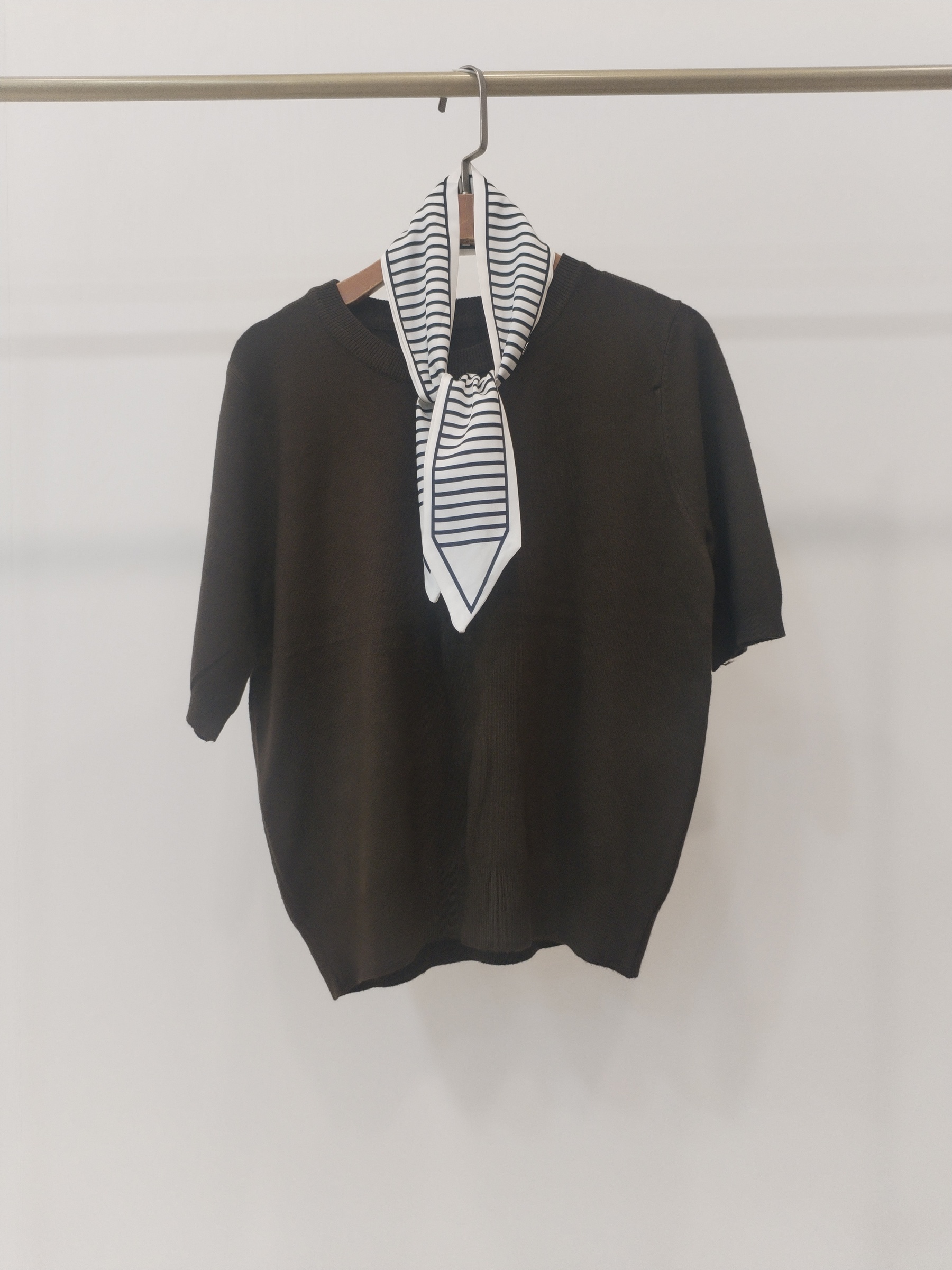2878 Renauld Round Neck Knit Top w Twilly (B 46-51cm; L 52cm)