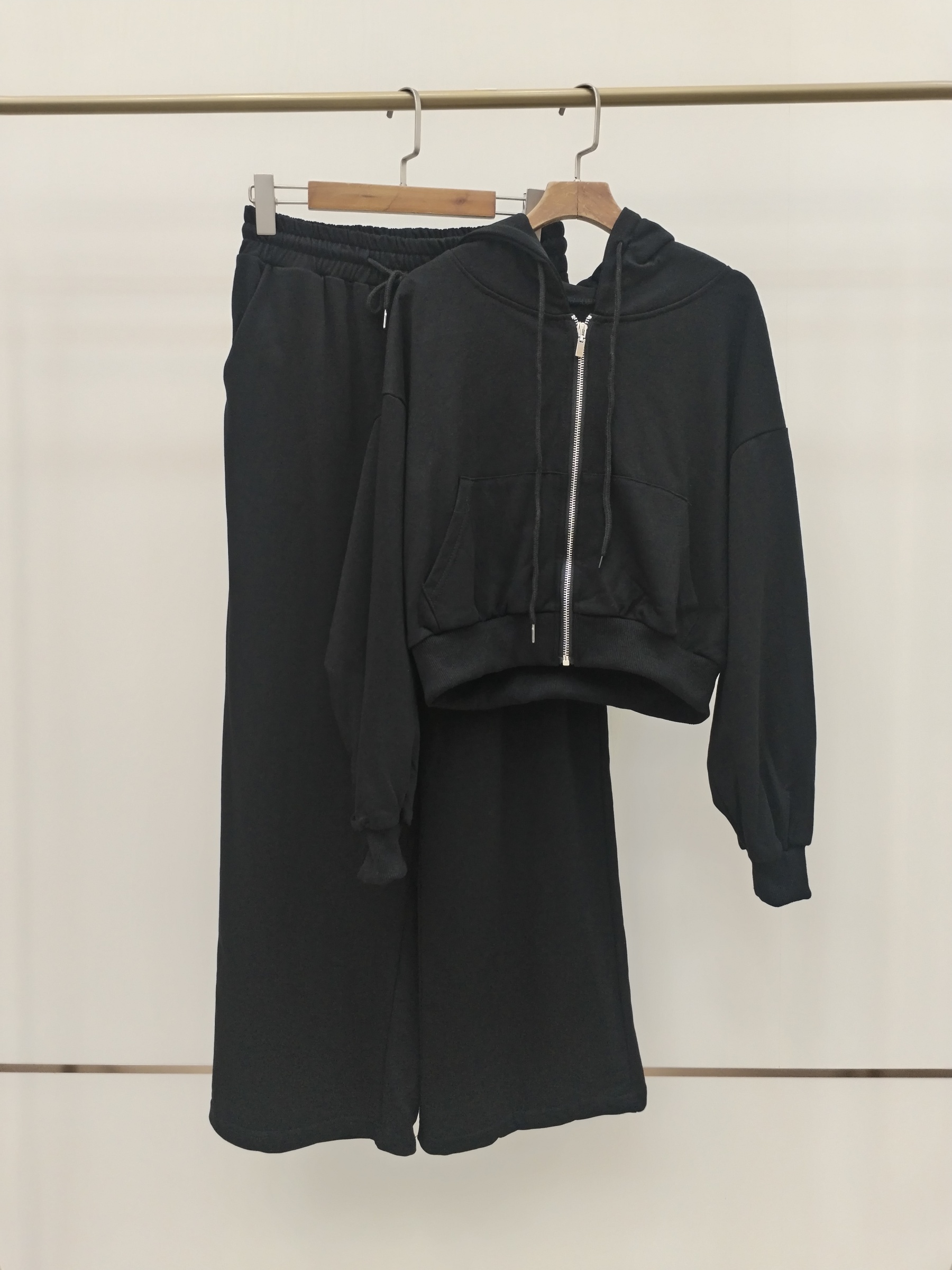 4203 Hannover Hoodie & Wide Pants Set (Top: B 53-57cm; L 43cm, Bottom: UW 34-52cm; H 49-60cm; L 99cm)