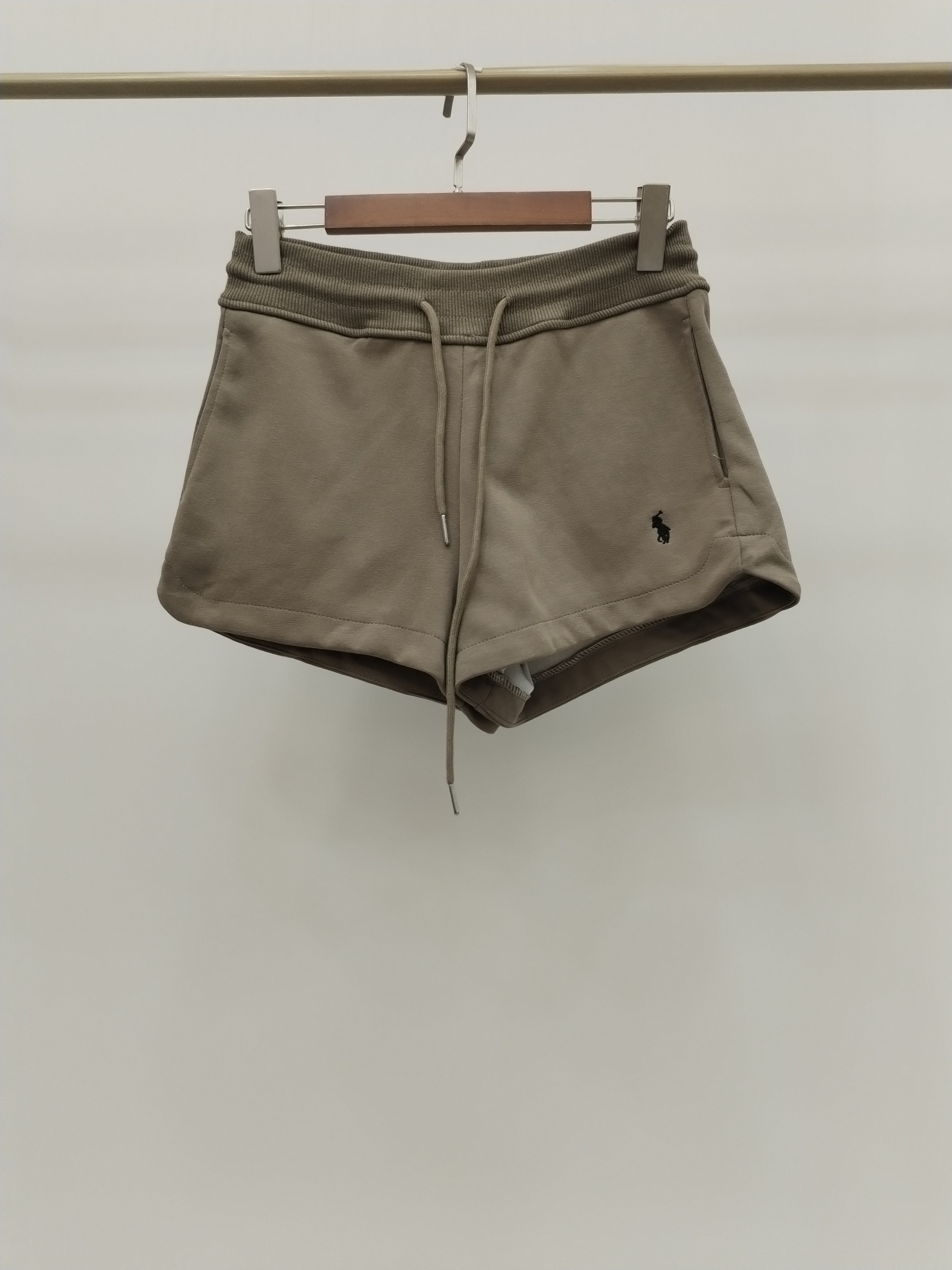 1029 Solene Polo Sporty Shorts (UW 34-46cm; H 43-55cm; L 30cm)