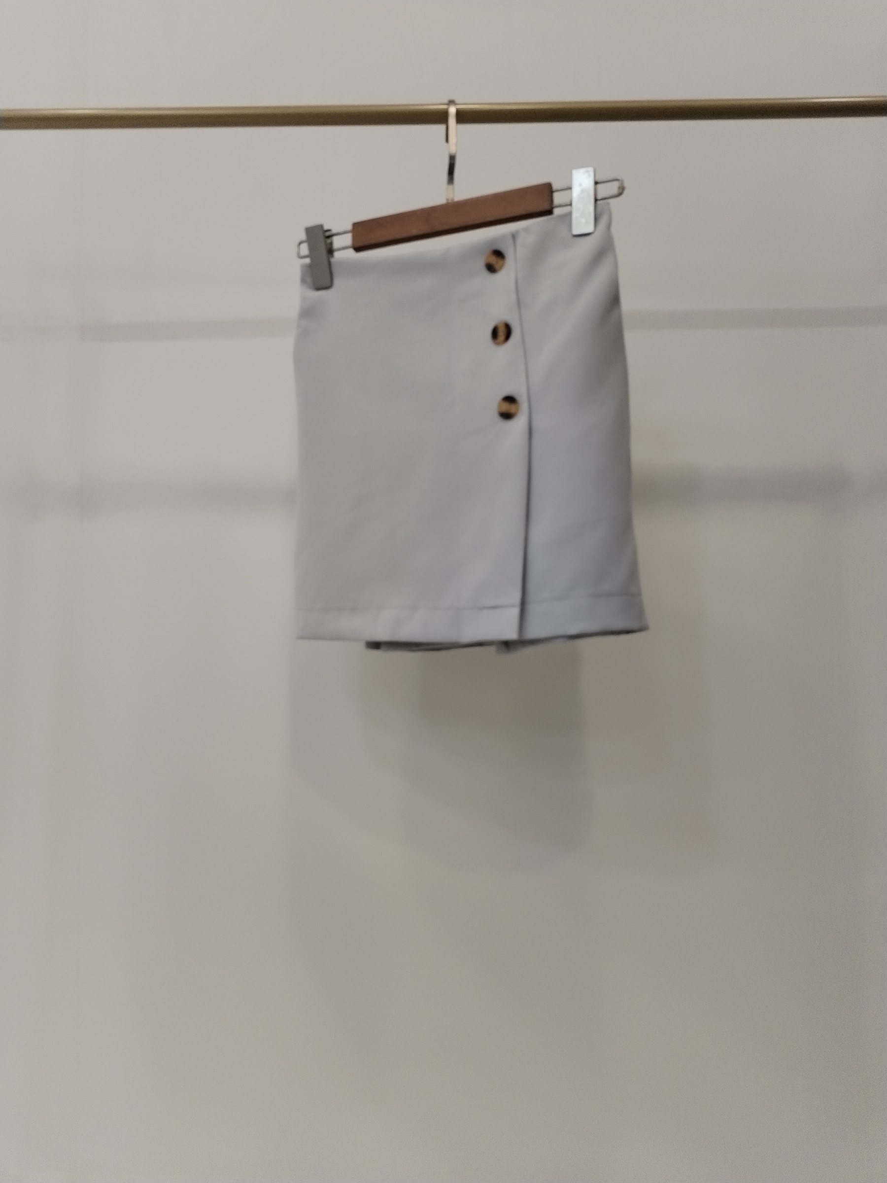 2881 Benson Button-Embellished Skirt w Side Zipper (UW 33-43cm; H 41-51cm; L 36cm)