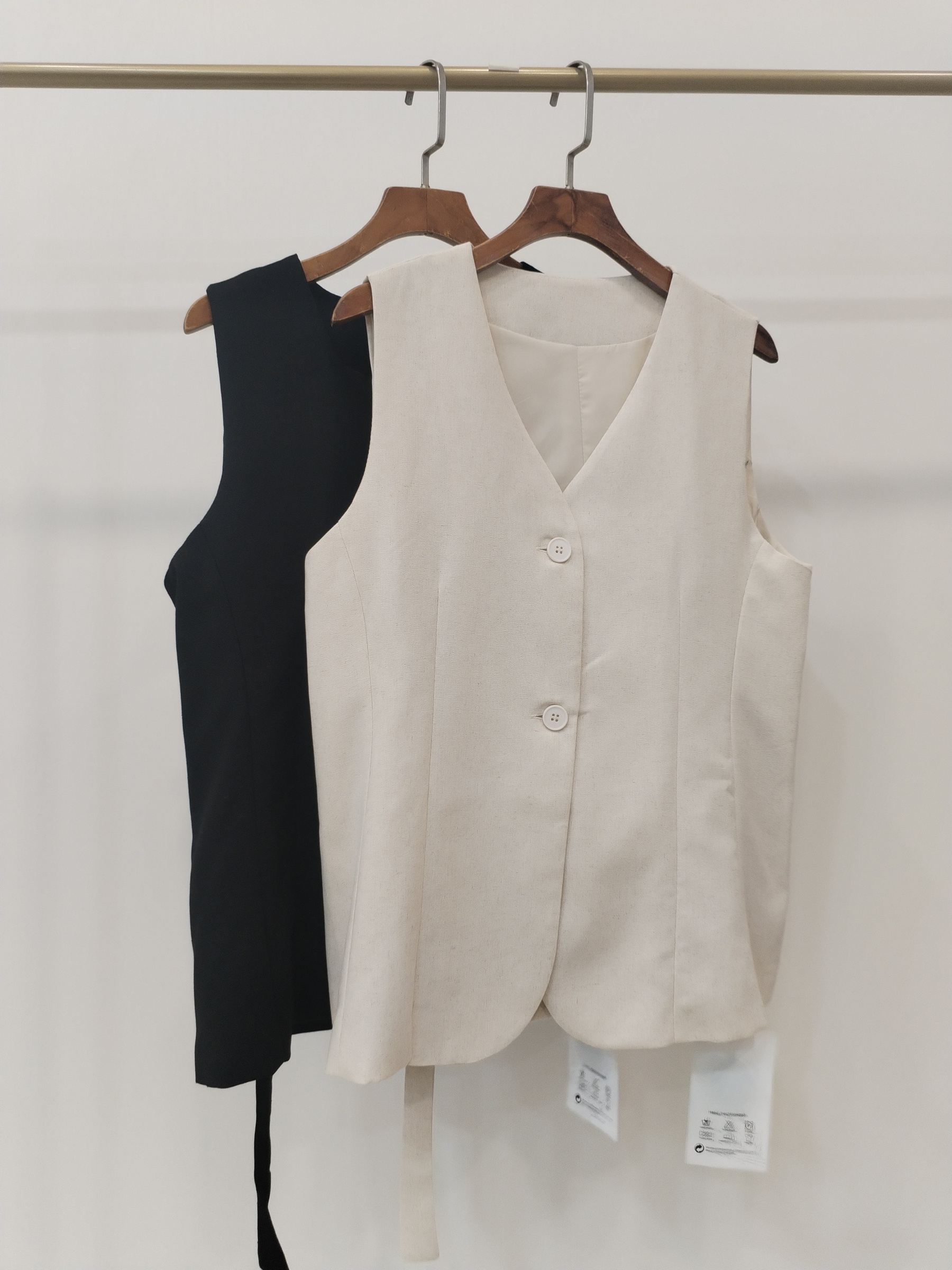 5313 Vittoria Linen Vest (B 45cm; L 61cm)