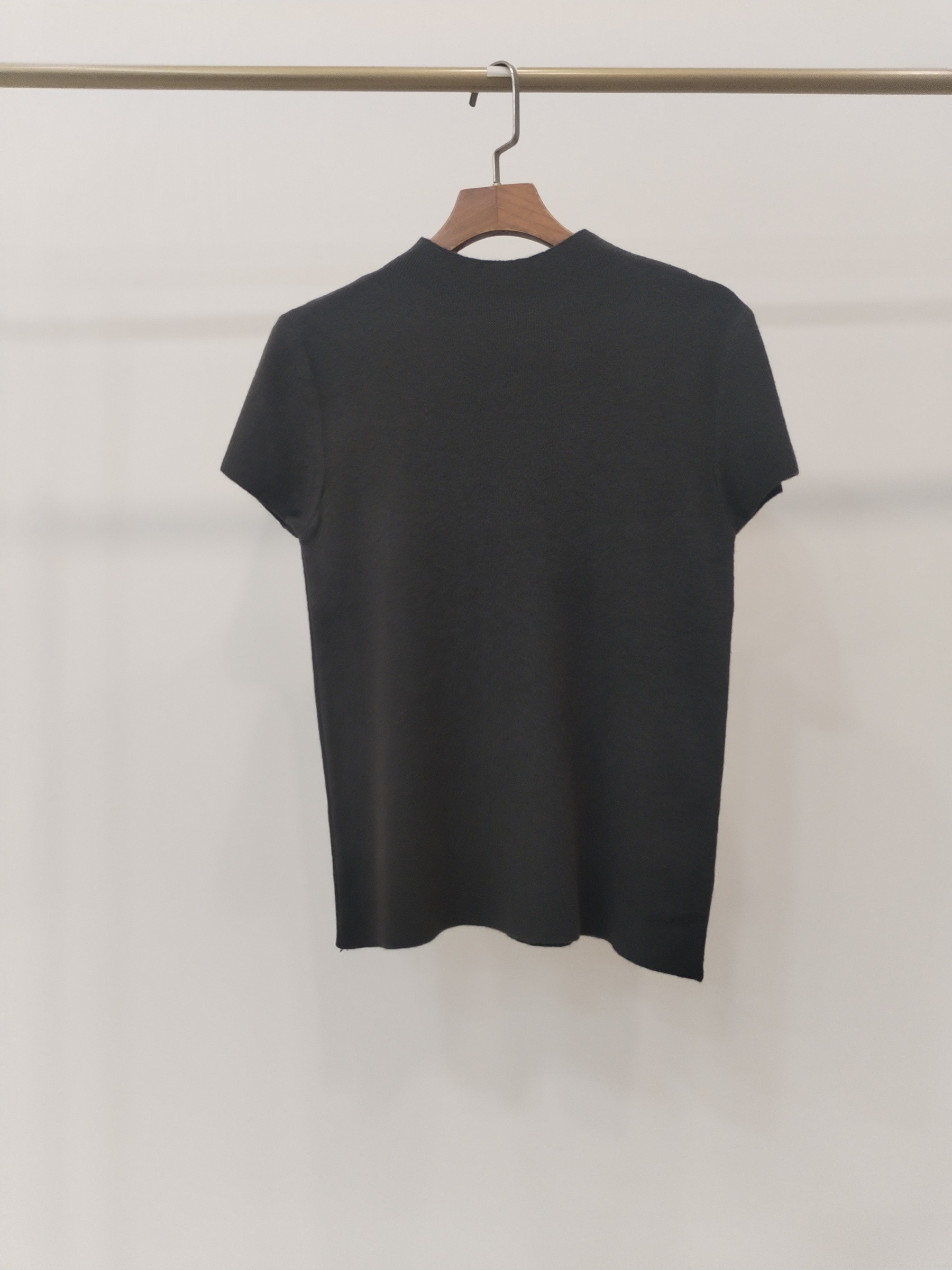 8875 Heldia High Neck Knit Top (B 36-52cm; L 52cm)