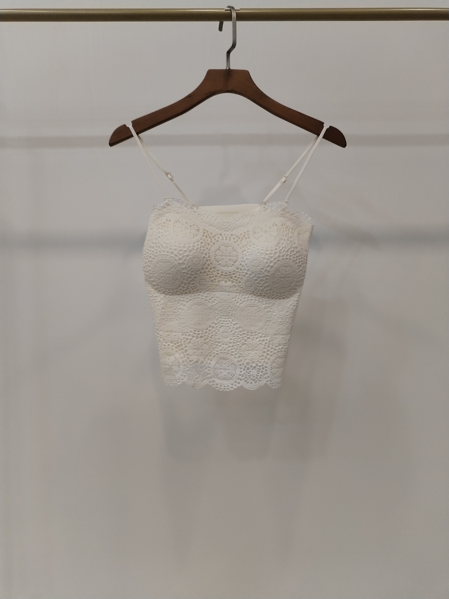 8053 Lyrette Lace Icy Padded Top (B 34-45cm; L 41cm)