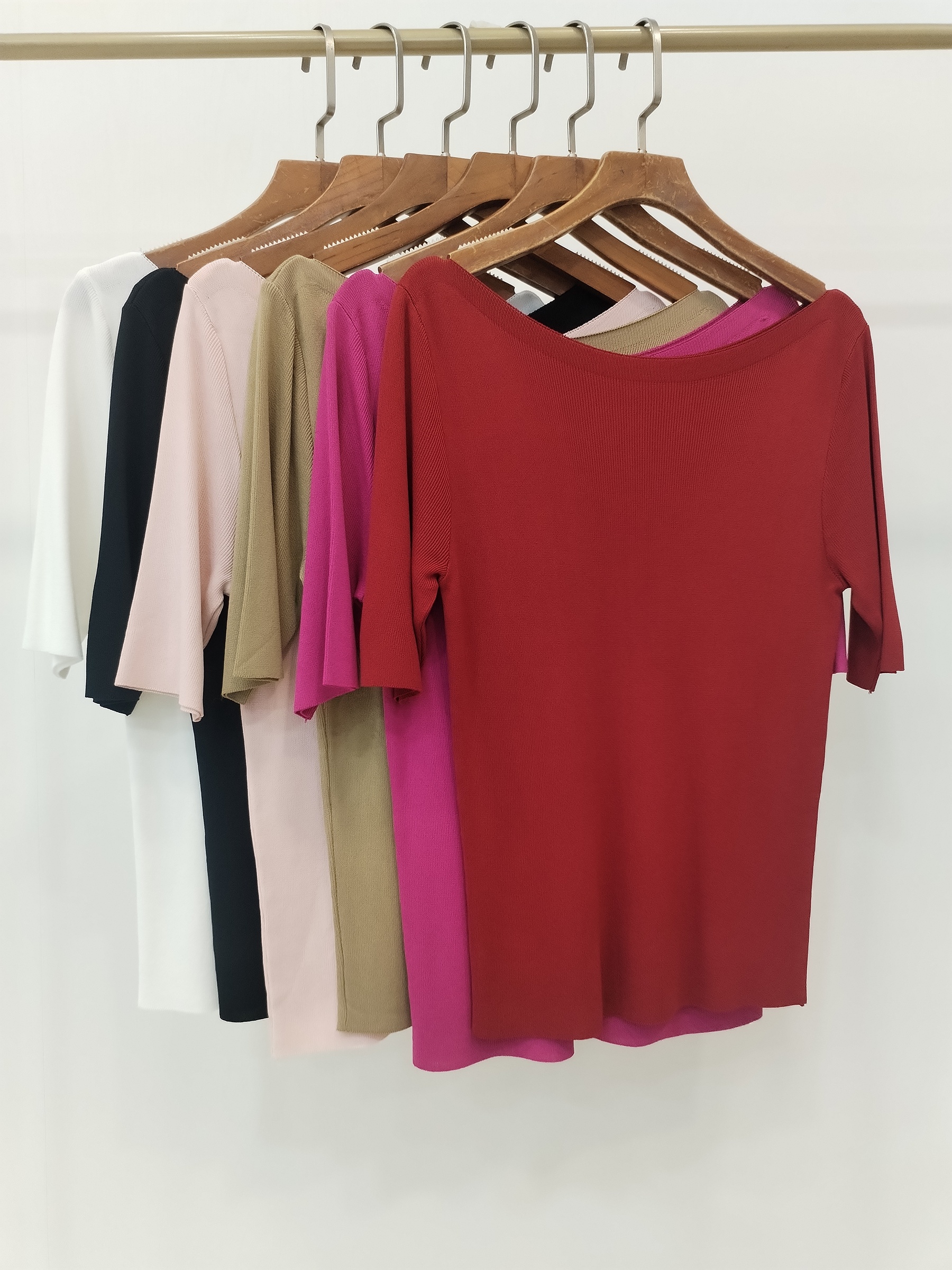 652 Blazinne Boat Neck Cooling Knit Top (B 39-49cm; L 51cm)