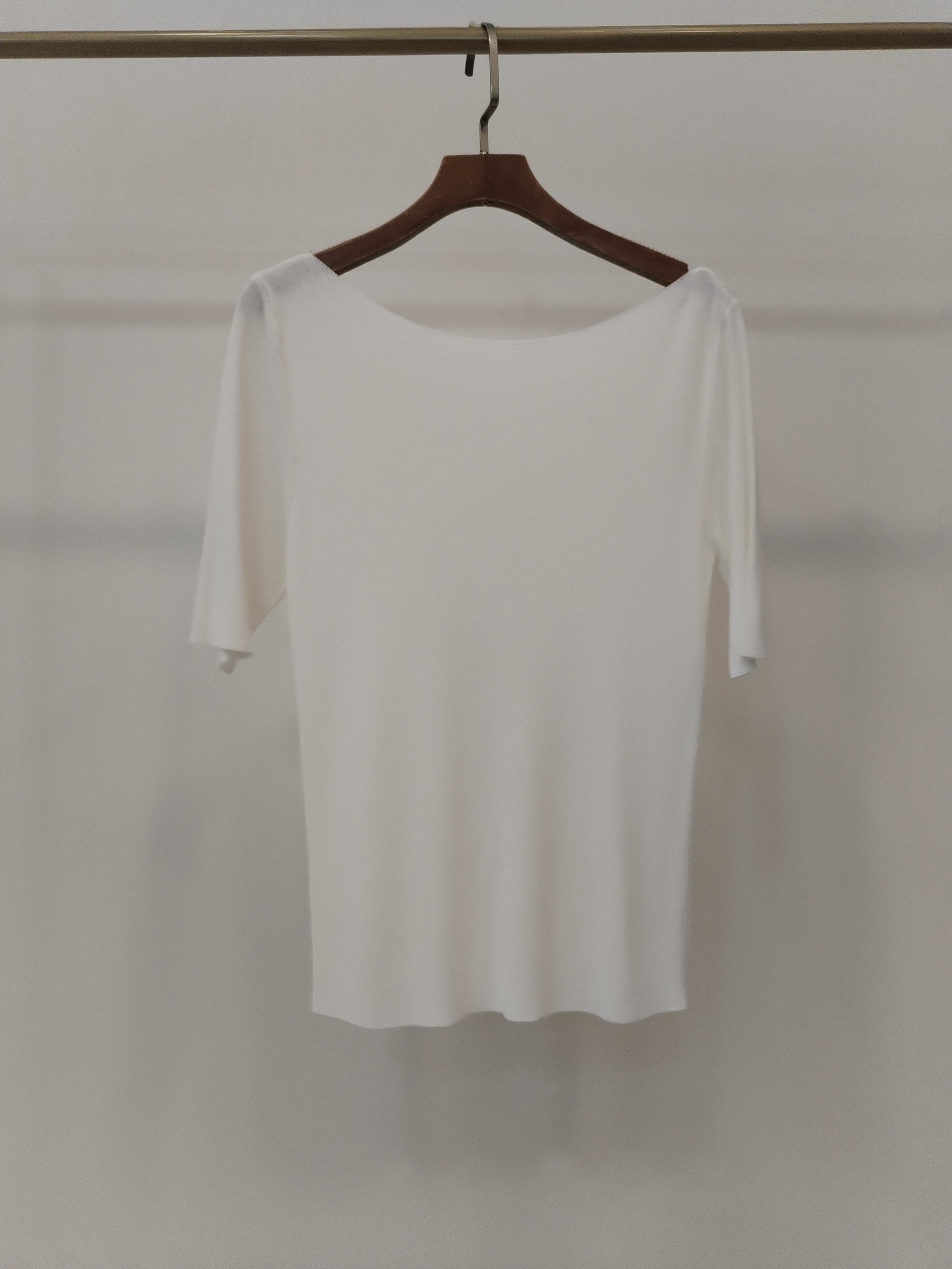 652 Blazinne Boat Neck Cooling Knit Top (B 39-49cm; L 51cm)
