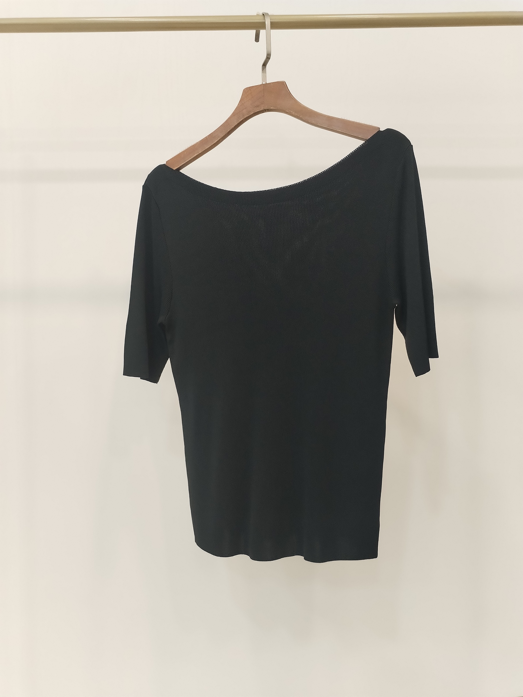 652 Blazinne Boat Neck Cooling Knit Top (B 39-49cm; L 51cm)