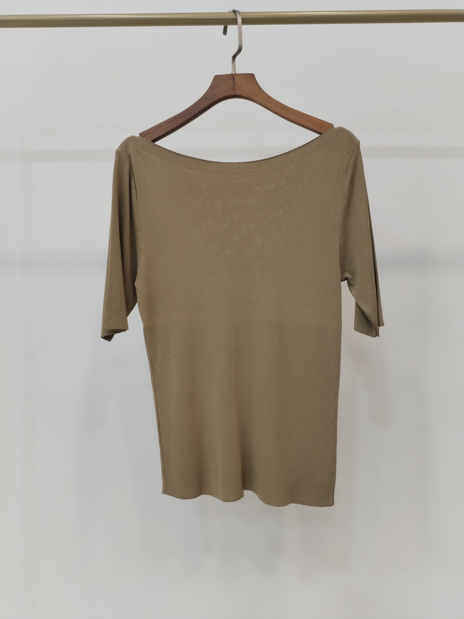 652 Blazinne Boat Neck Cooling Knit Top (B 39-49cm; L 51cm)