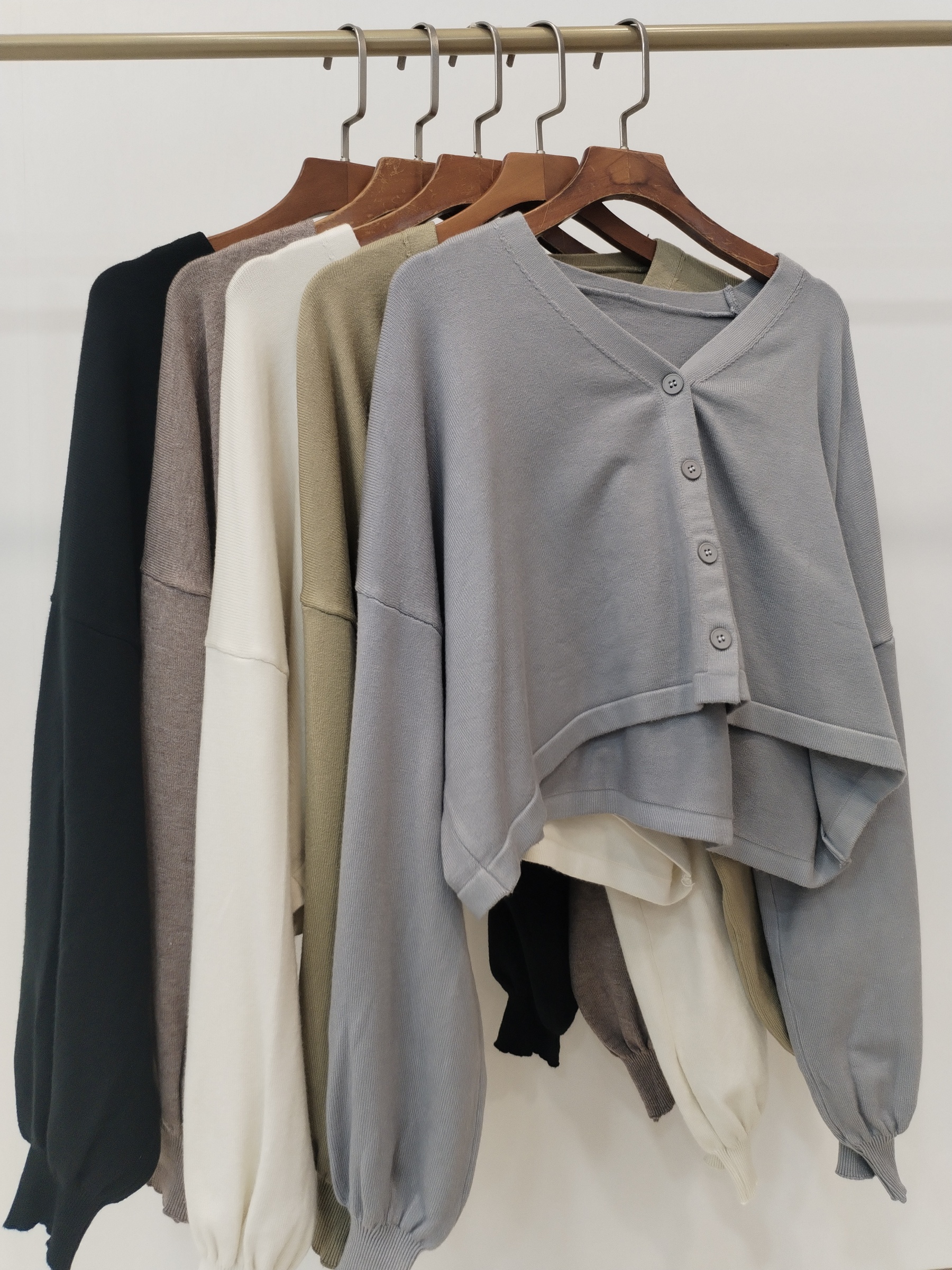 R217 Cristelle Cropped Baggy Knit Cardigan (B FS; L 40cm)