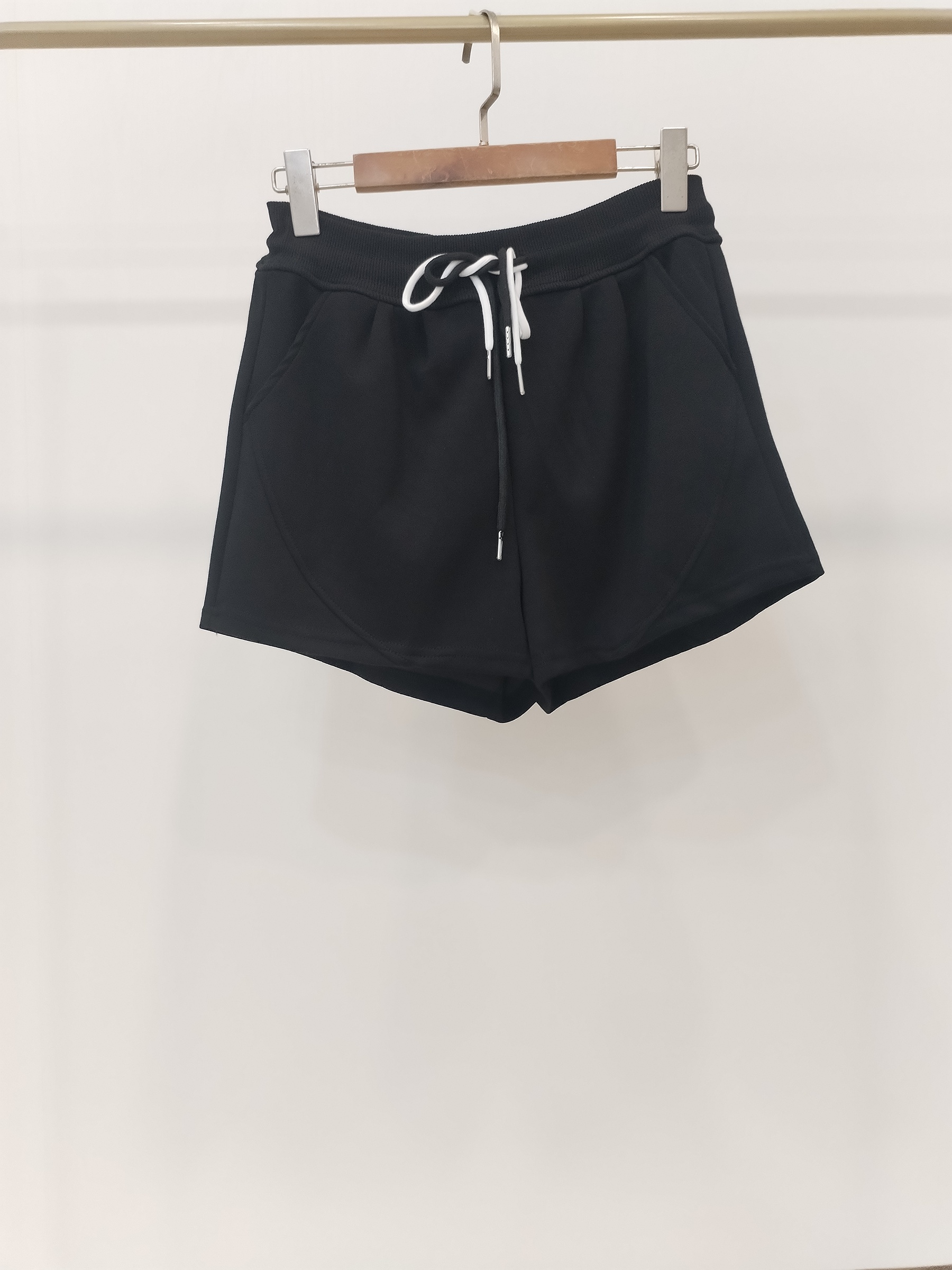 1027 Scostienne Contrast Tie-Waist Comfy Sweat Shorts w Pockets (UW 34-45cm; H 46-60cm; L 34cm)