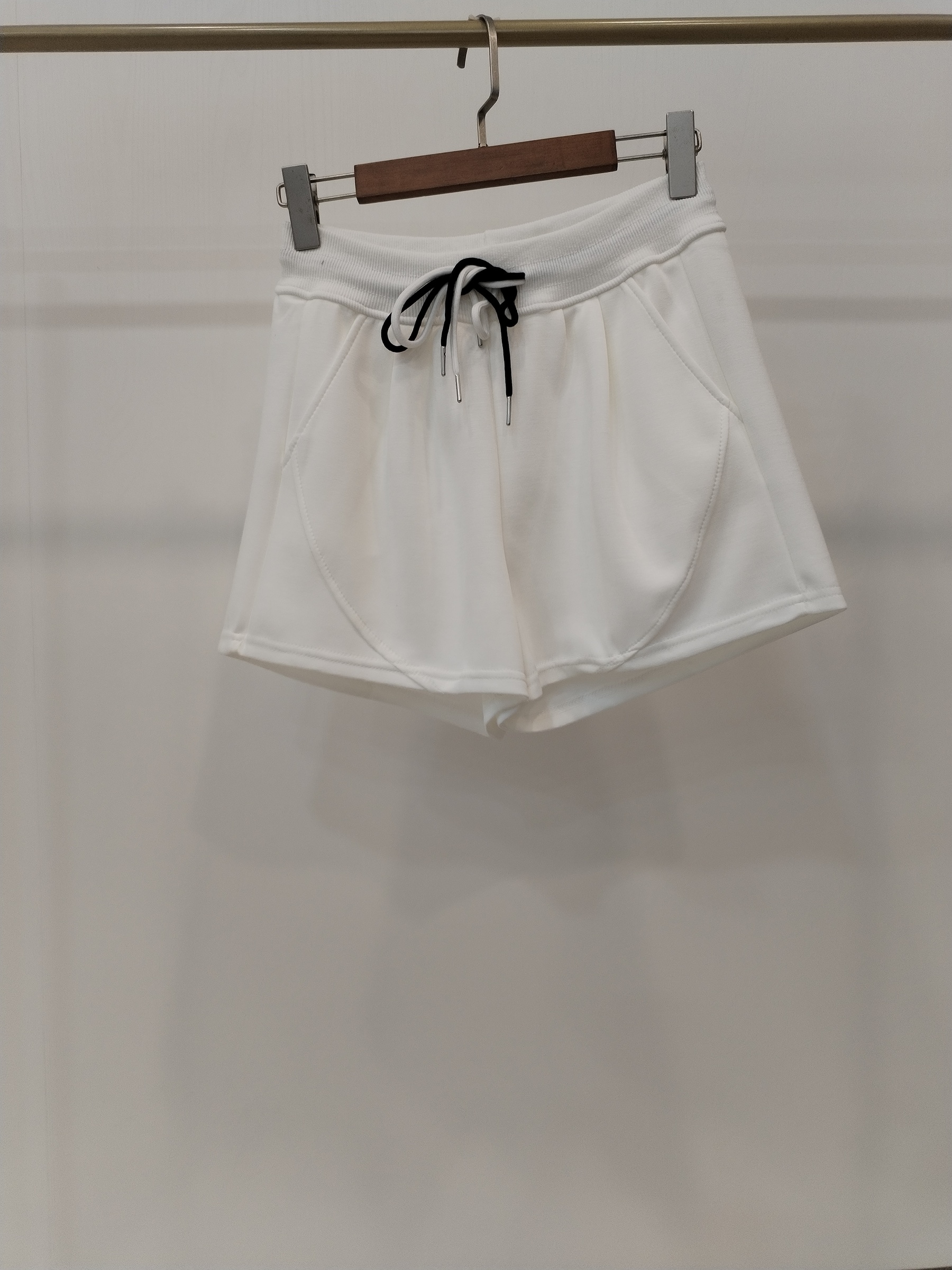 1027 Scostienne Contrast Tie-Waist Comfy Sweat Shorts w Pockets (UW 34-45cm; H 46-60cm; L 34cm)