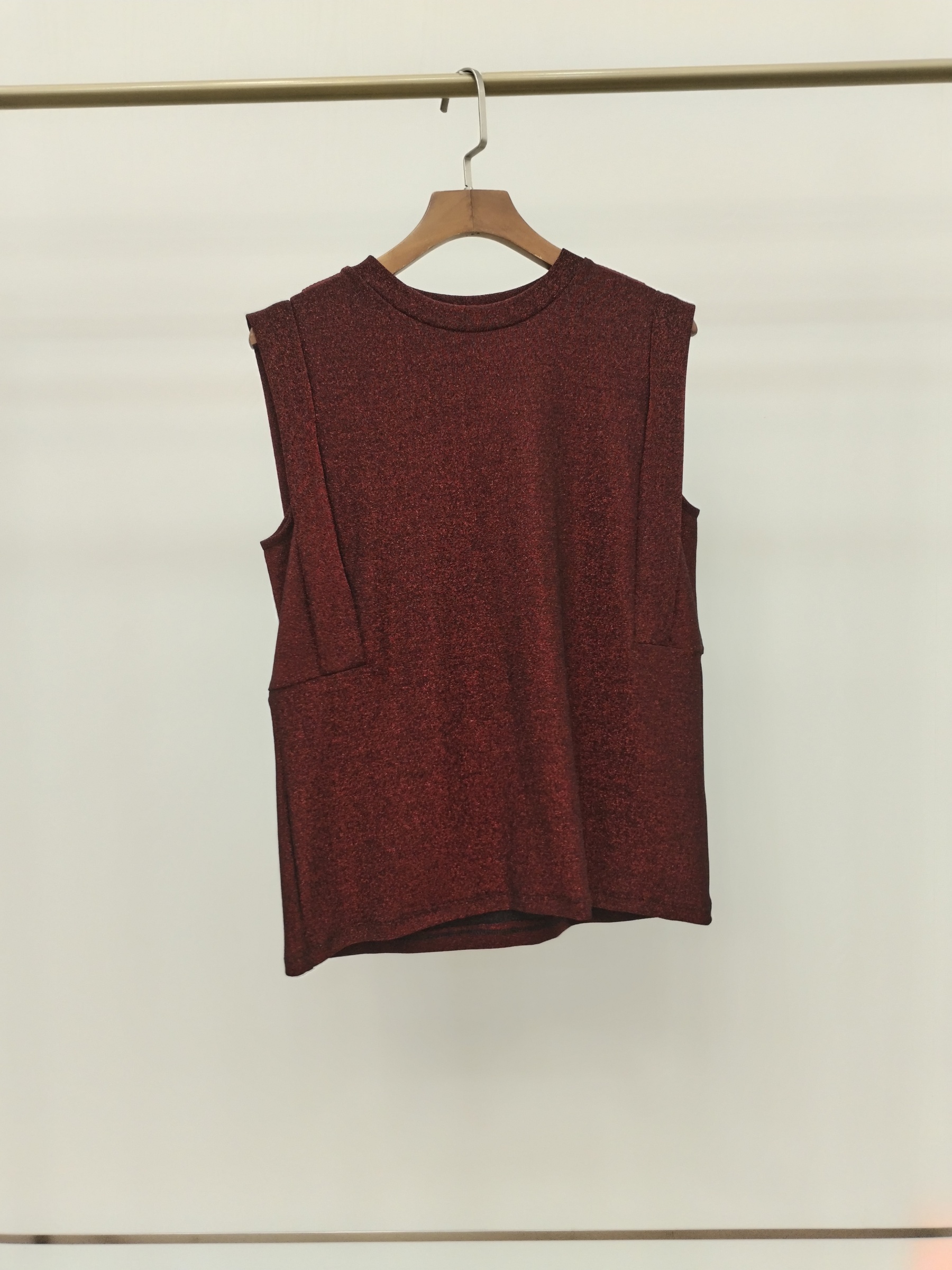 1584 Sherlette Sleeveless Shimmering Top (B 43-52cm; L 54cm)