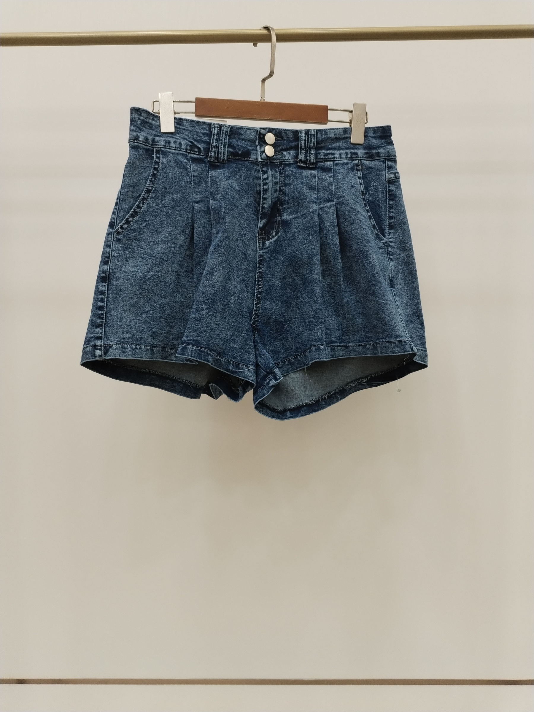 5585 Doelle Denim Shorts w Pockets (M: UW 37-46cm; H 47-57cm; L 35cm, L: UW 39-48cm; H 49-59cm; L 35cm, XL: UW 41-52cm; H 52-62cm; L 35cm)