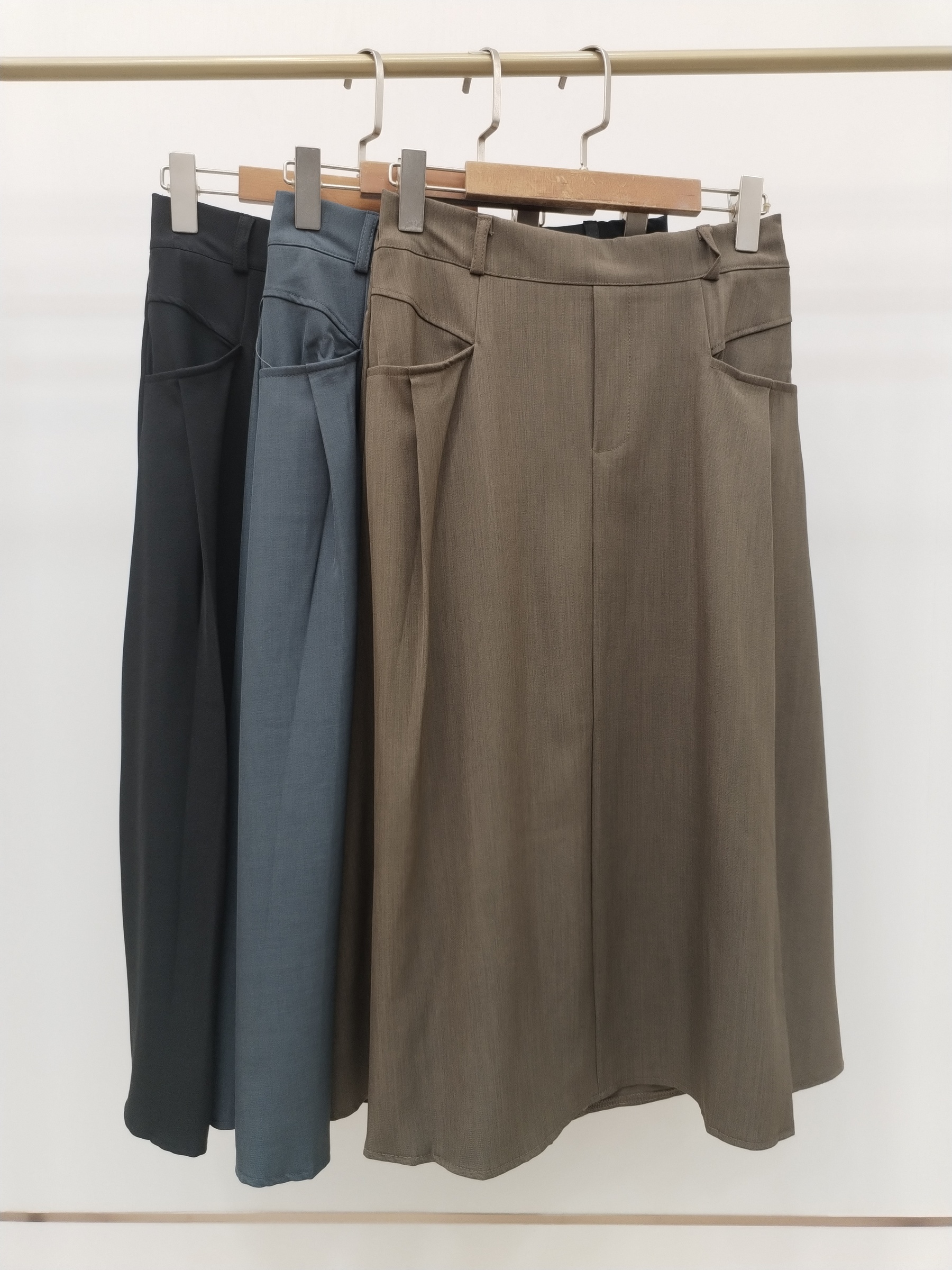 5912 Fiola Front Pockets Half Elastic Waist Midi Skirt (M: UW 32-43cm; H 45-52cm; L 75cm, L: UW 35-46cm; H 48-54cm; L 75cm)