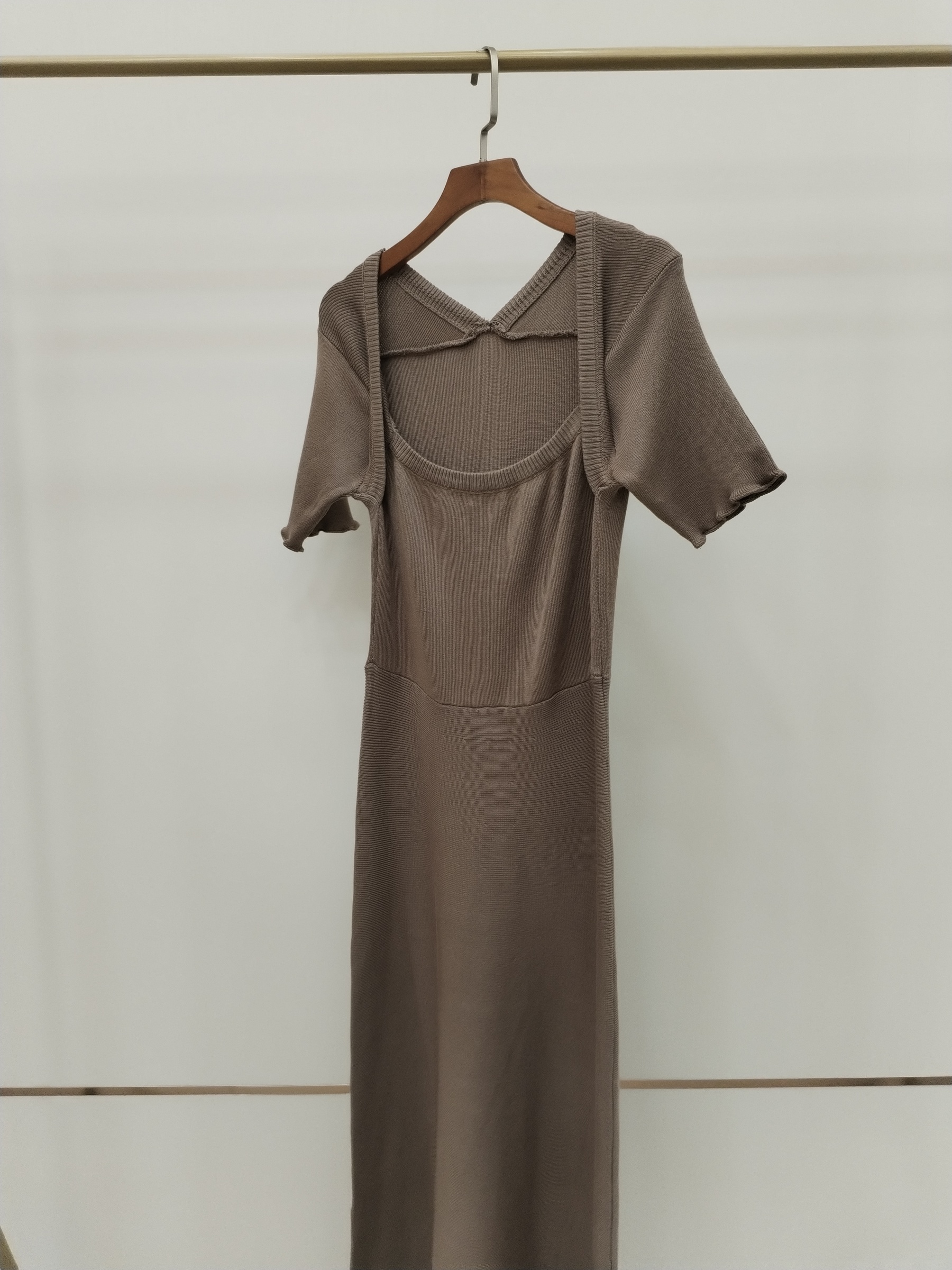 2910 Sales: Jeannie Queen Anne Neck Knit Dress (B 34-52cm; H 45-57cm; L 116cm)