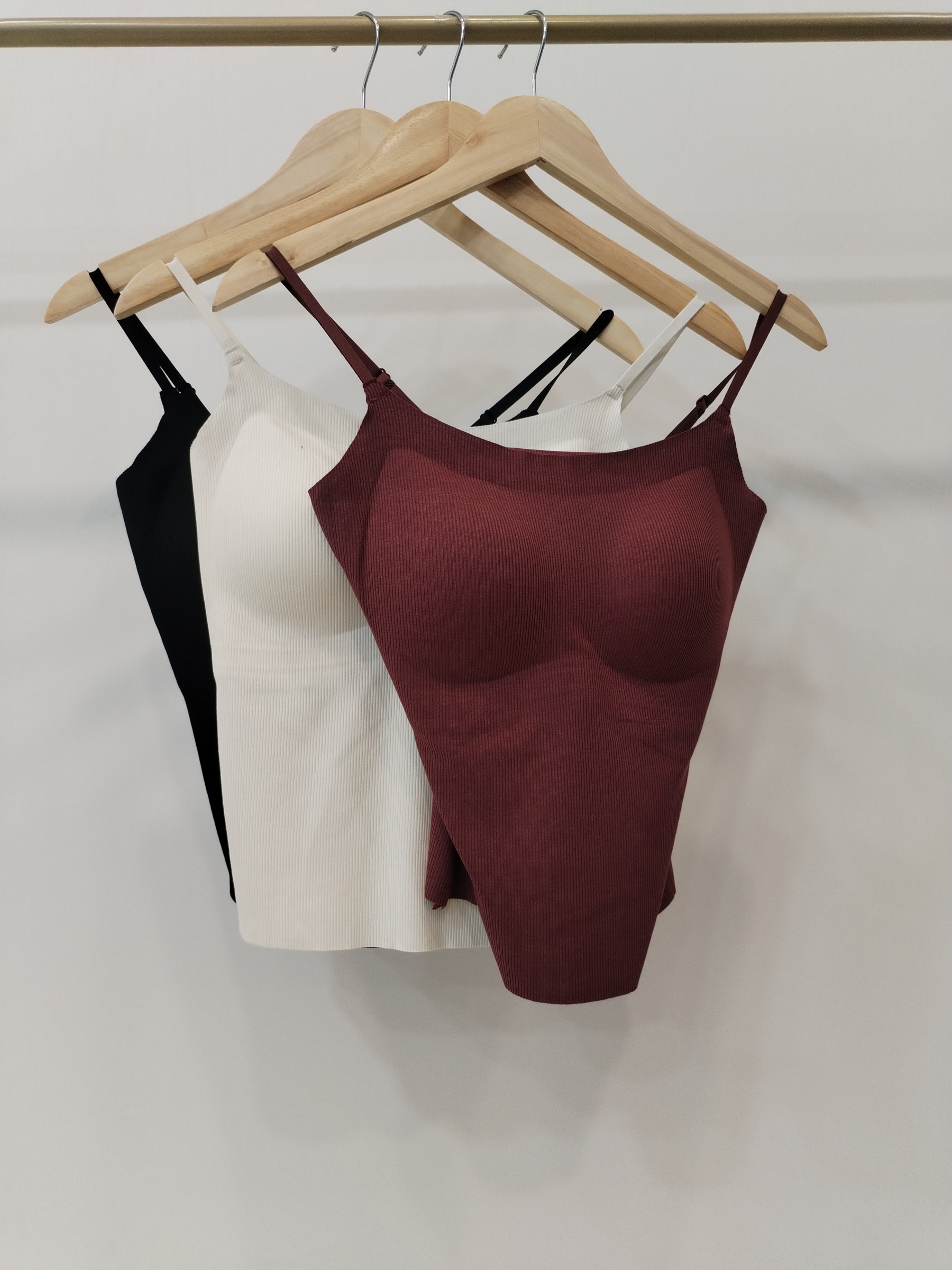 605 Arlio Adjustable Strap Cotton Padded Top (B 36-45cm; L 46cm)