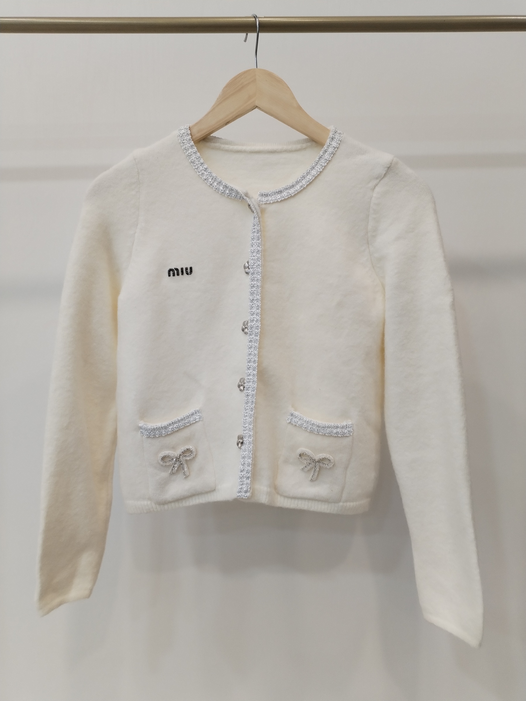 2958 Miu Floral Button Knitted Cardigan (B 50-60cm; L 48cm)