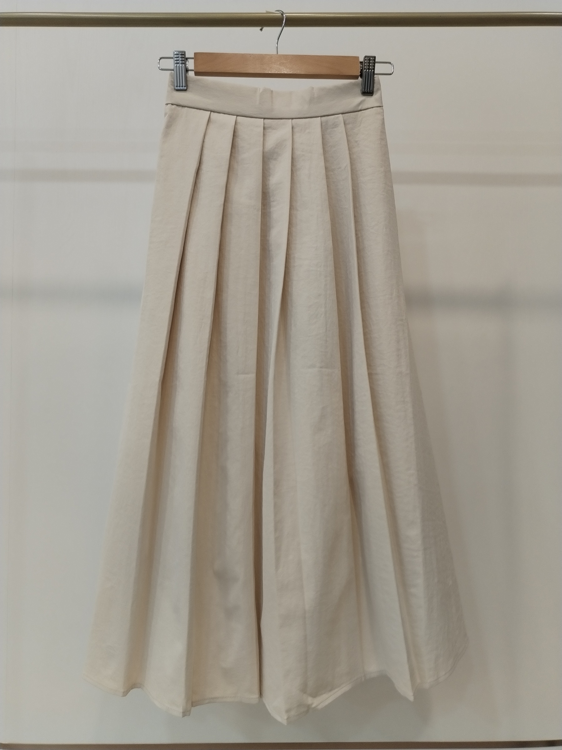 2851 Panthea Half Elastic Waist Pleated Midi Skirt (UW 31-42cm; H 43-60cm; L 82cm)
