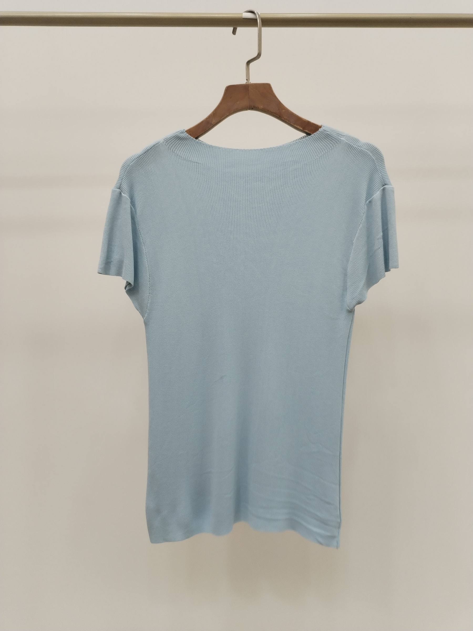 045 Harwella High Neck Cooling Knit Top (B 37-47cm; L 49cm)