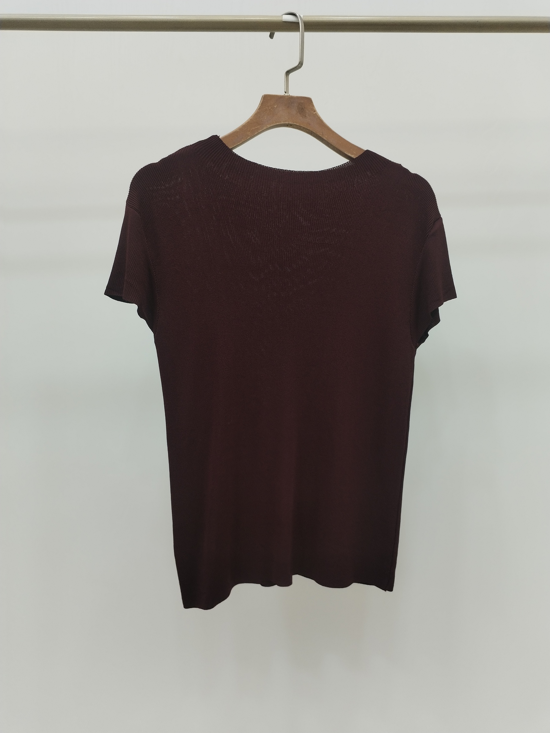 045 Harwella High Neck Cooling Knit Top (B 37-47cm; L 49cm)
