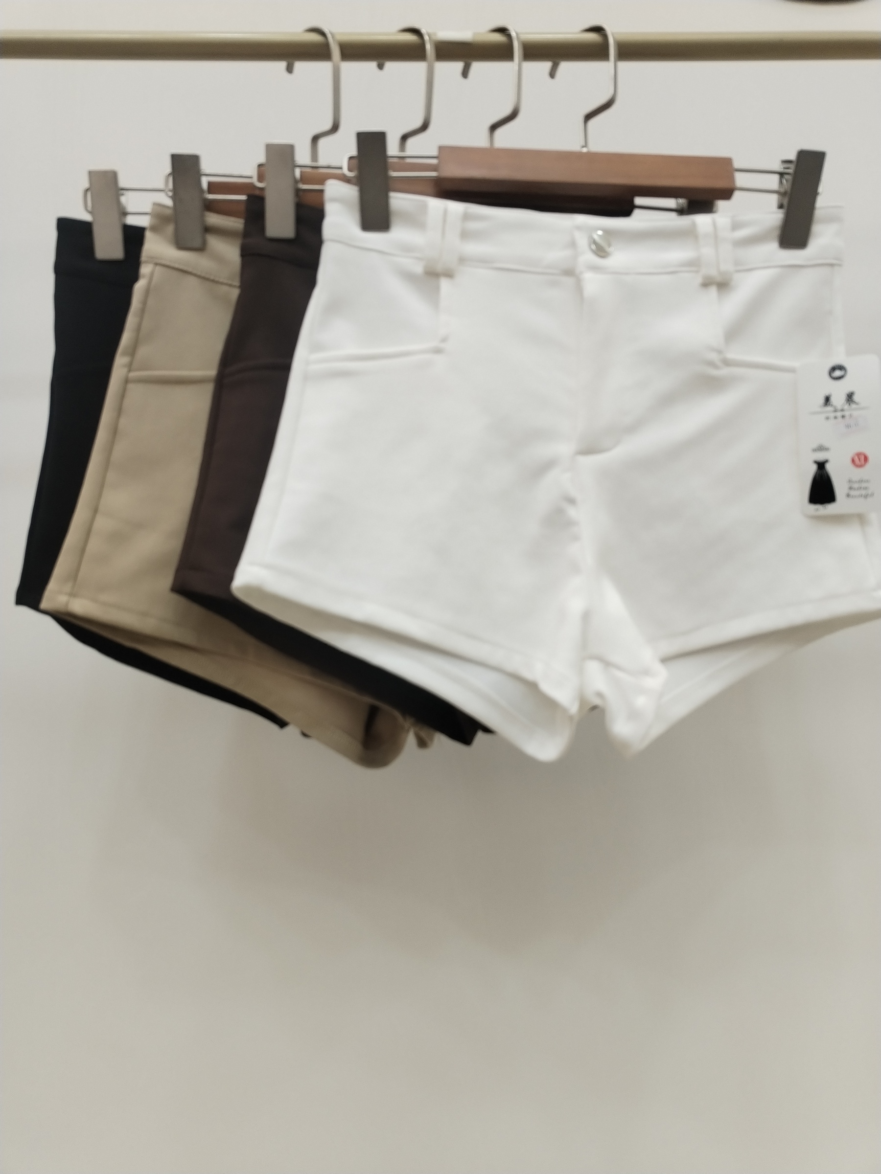 9612 Feora Casual Front Zipper Shorts (UW 33-35cm; H 37-45cm; L 27cm)
