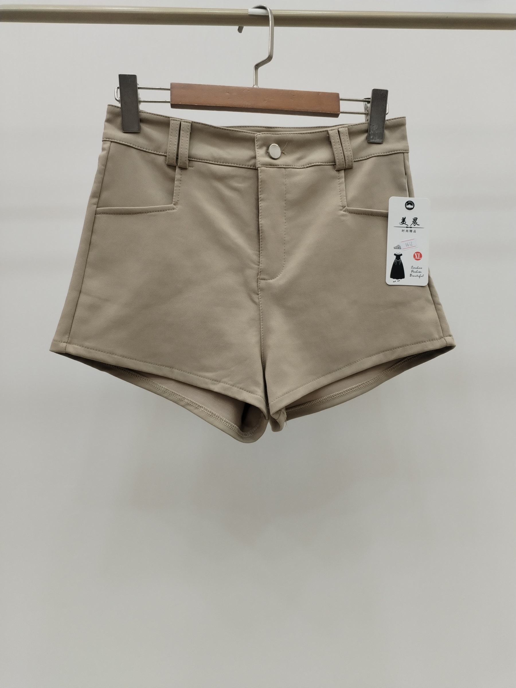 9612 Feora Casual Front Zipper Shorts (UW 33-35cm; H 37-45cm; L 27cm)
