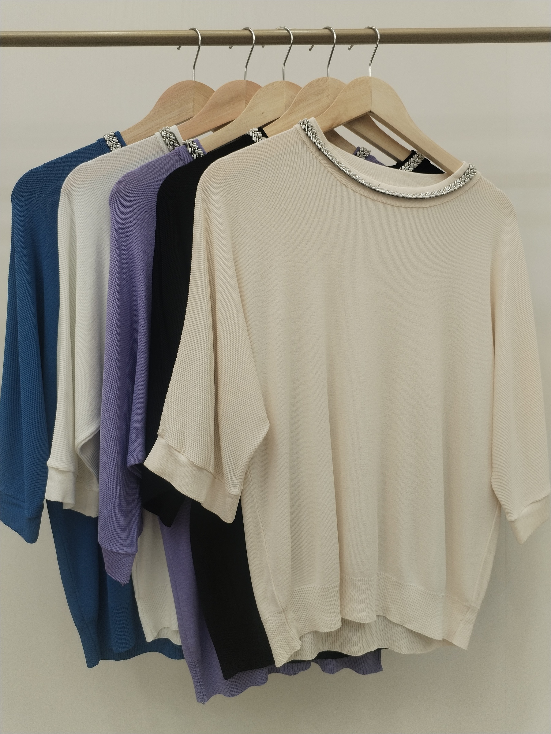 17891 Baveno Bead Embellished Neck Cooling Knit Top (B 52-60cm; L 58cm)