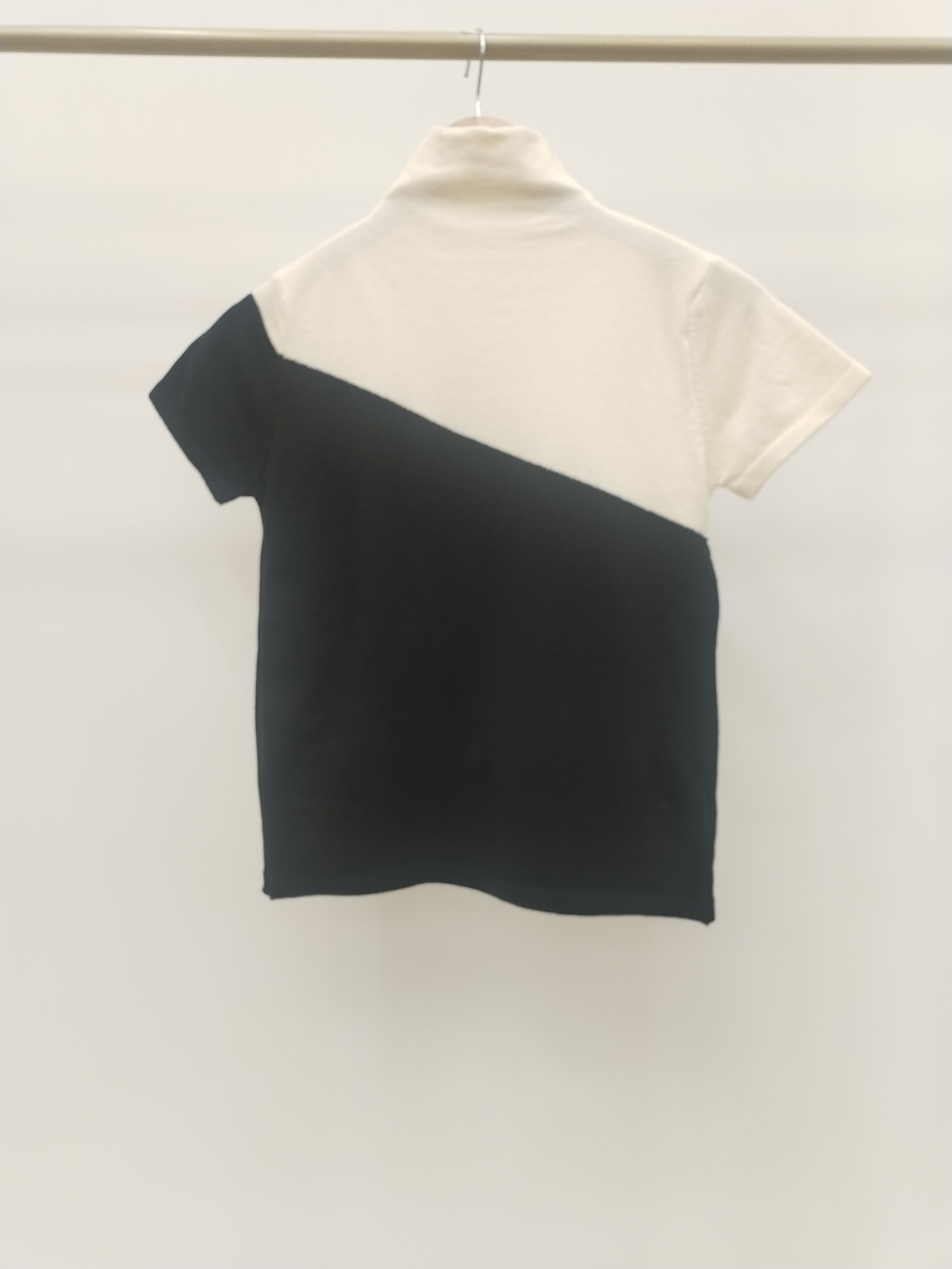 995 Naylan Turtleneck Knit Top (B 39-49cm; L 52cm)