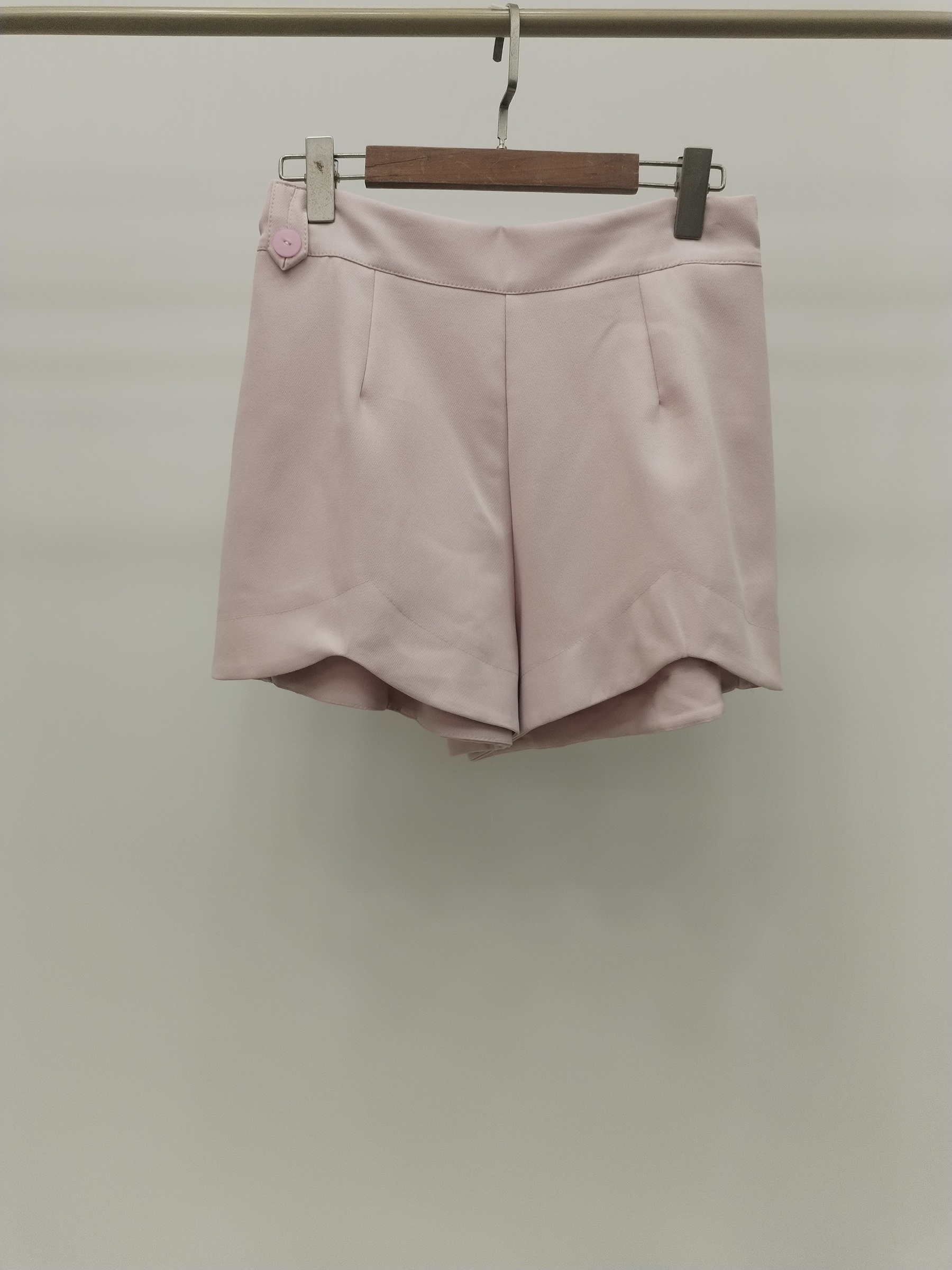 2978 Salza Side Zipper Half Elastic Waist Shorts (L) (UW 39-52cm; H 51-61cm; L 34/37cm)