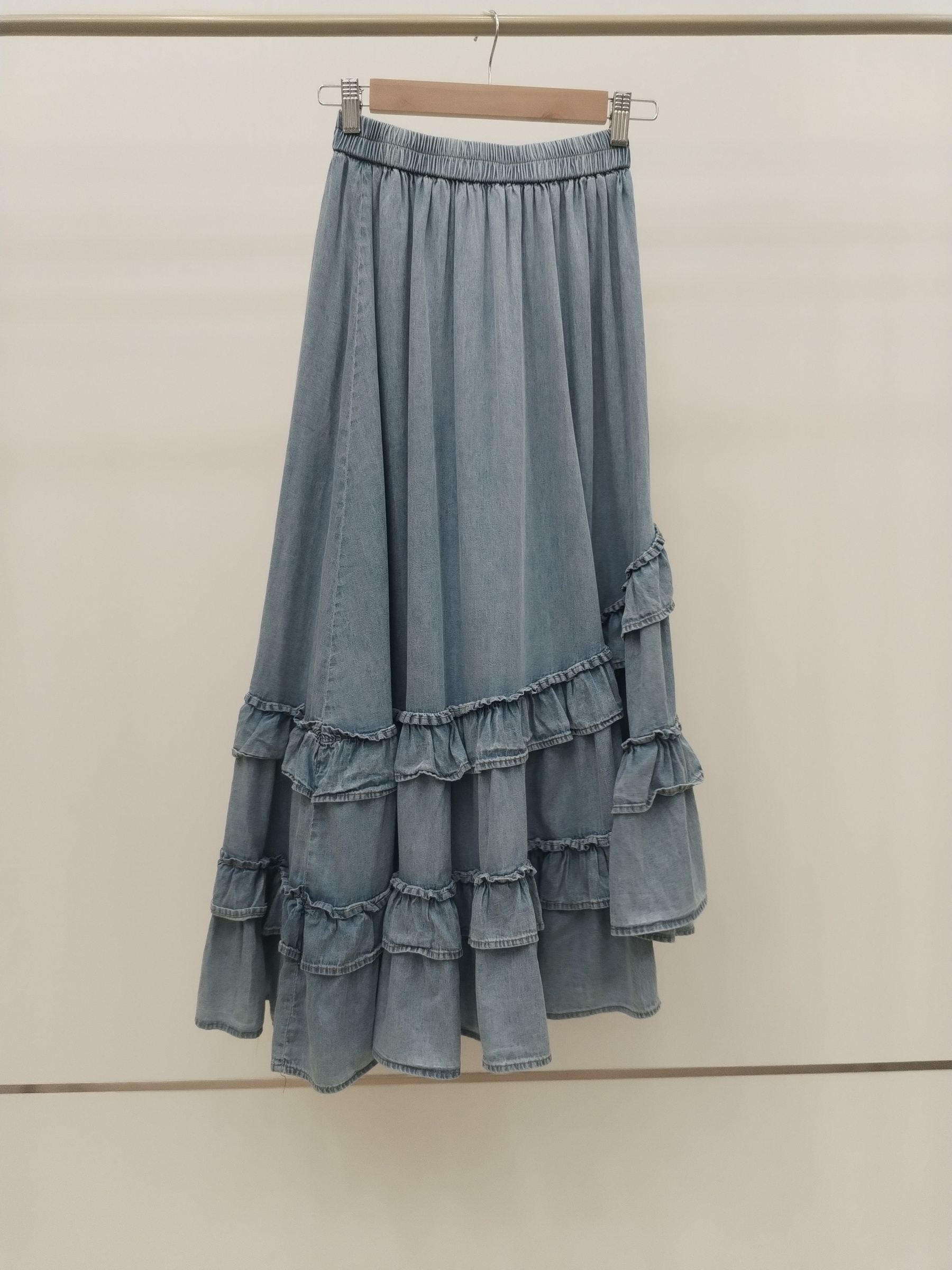 1857 Avara Asymmetrical Denim Skirt (UW 29-47cm; H 62cm; L 64/88cm)